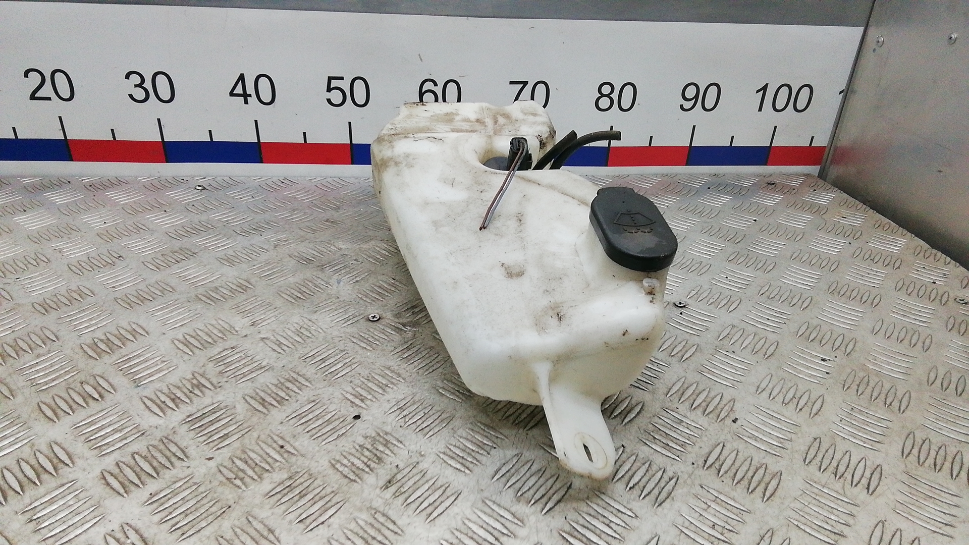 Бачок омывателя лобового стекла