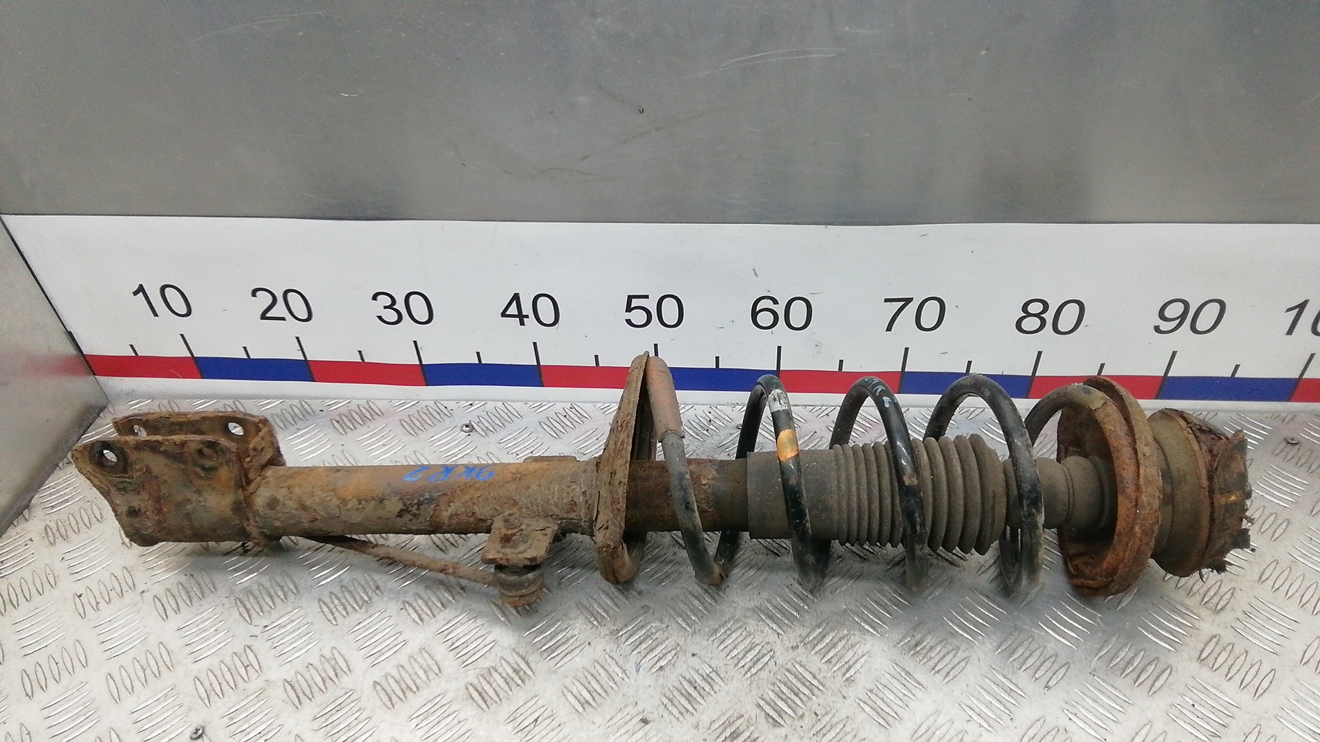 Амортизатор задний правый