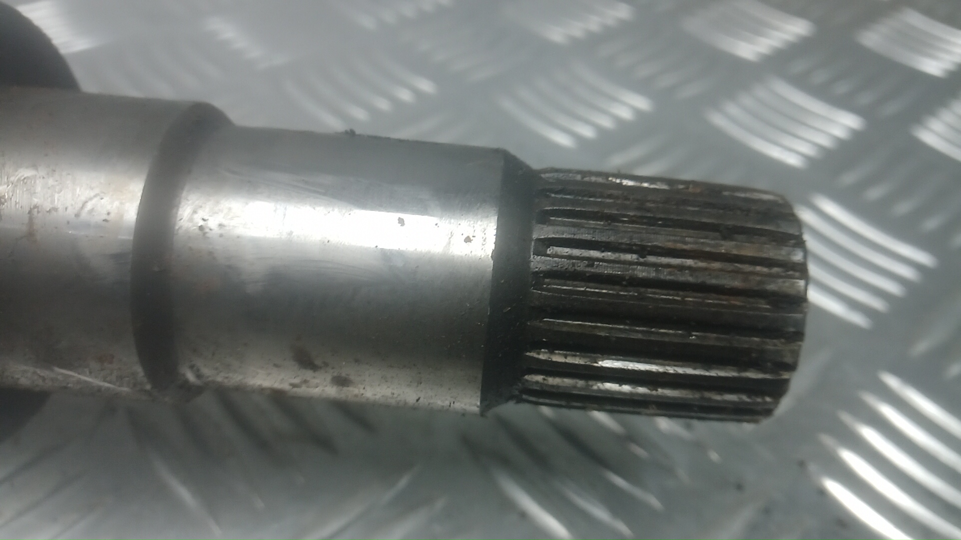 Полуось передняя правая