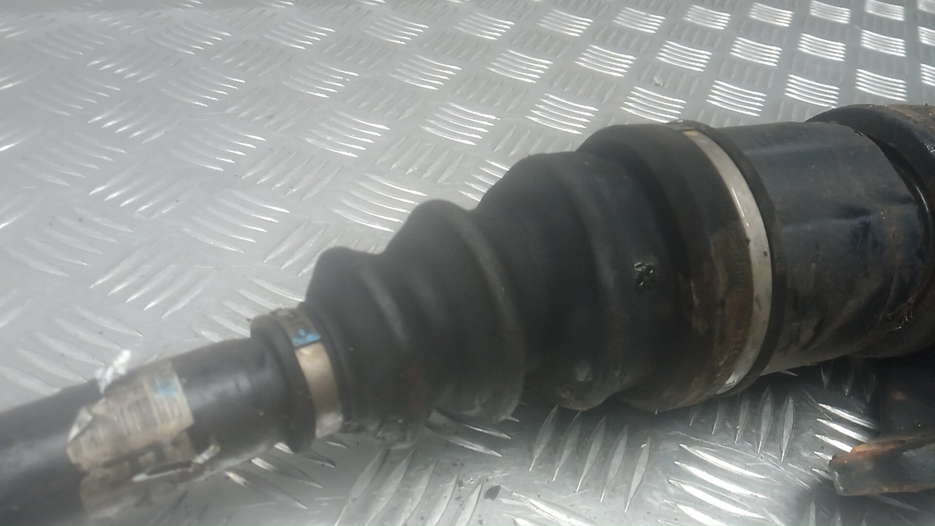 Полуось передняя правая