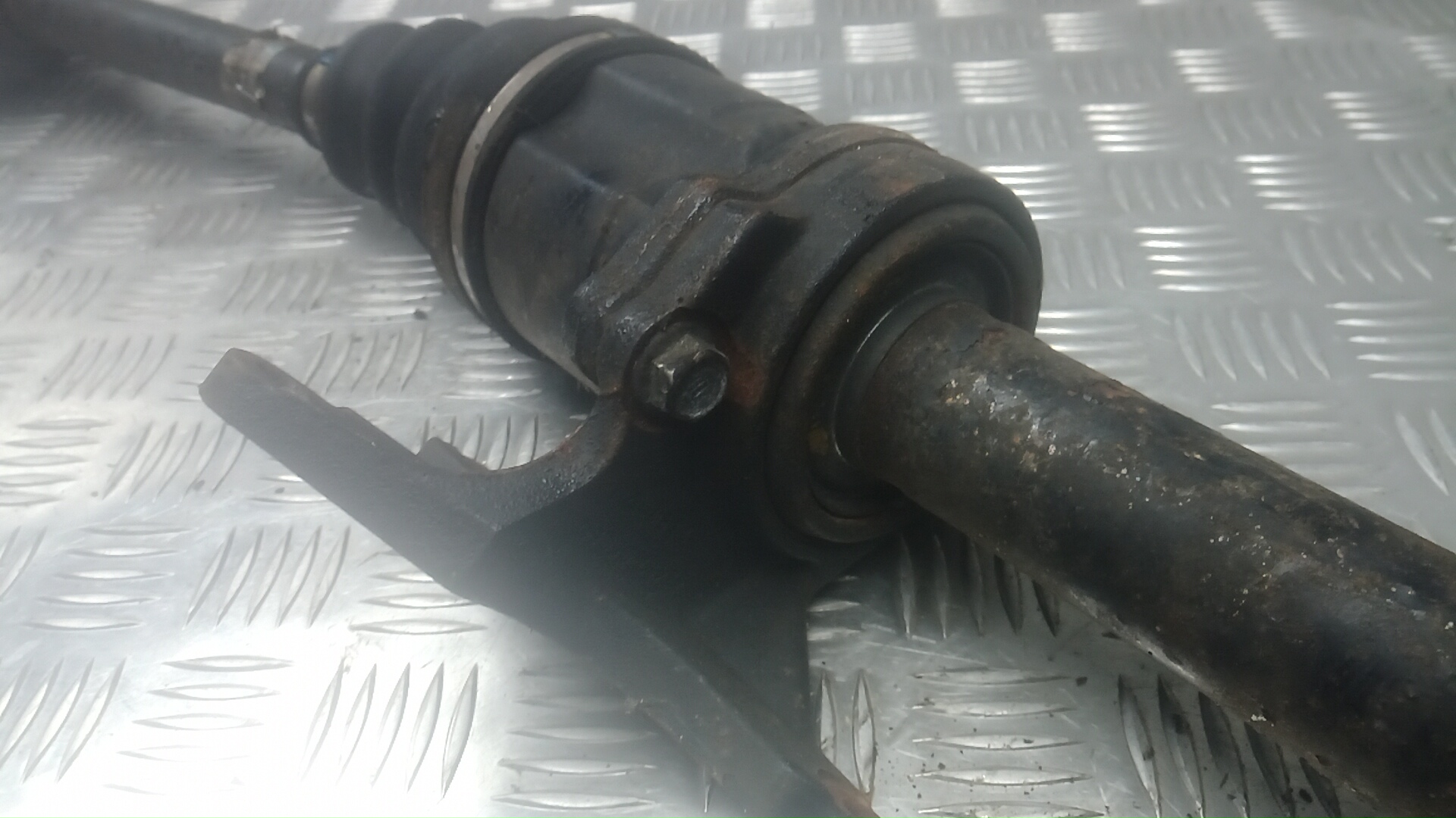 Полуось передняя правая