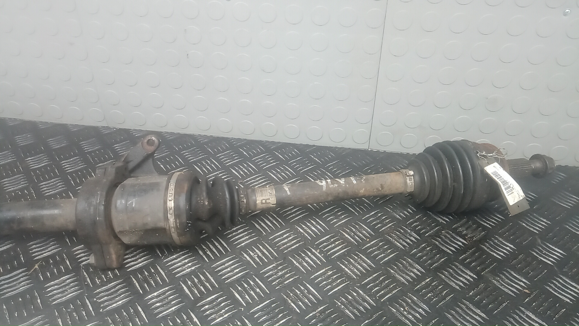 Полуось передняя правая