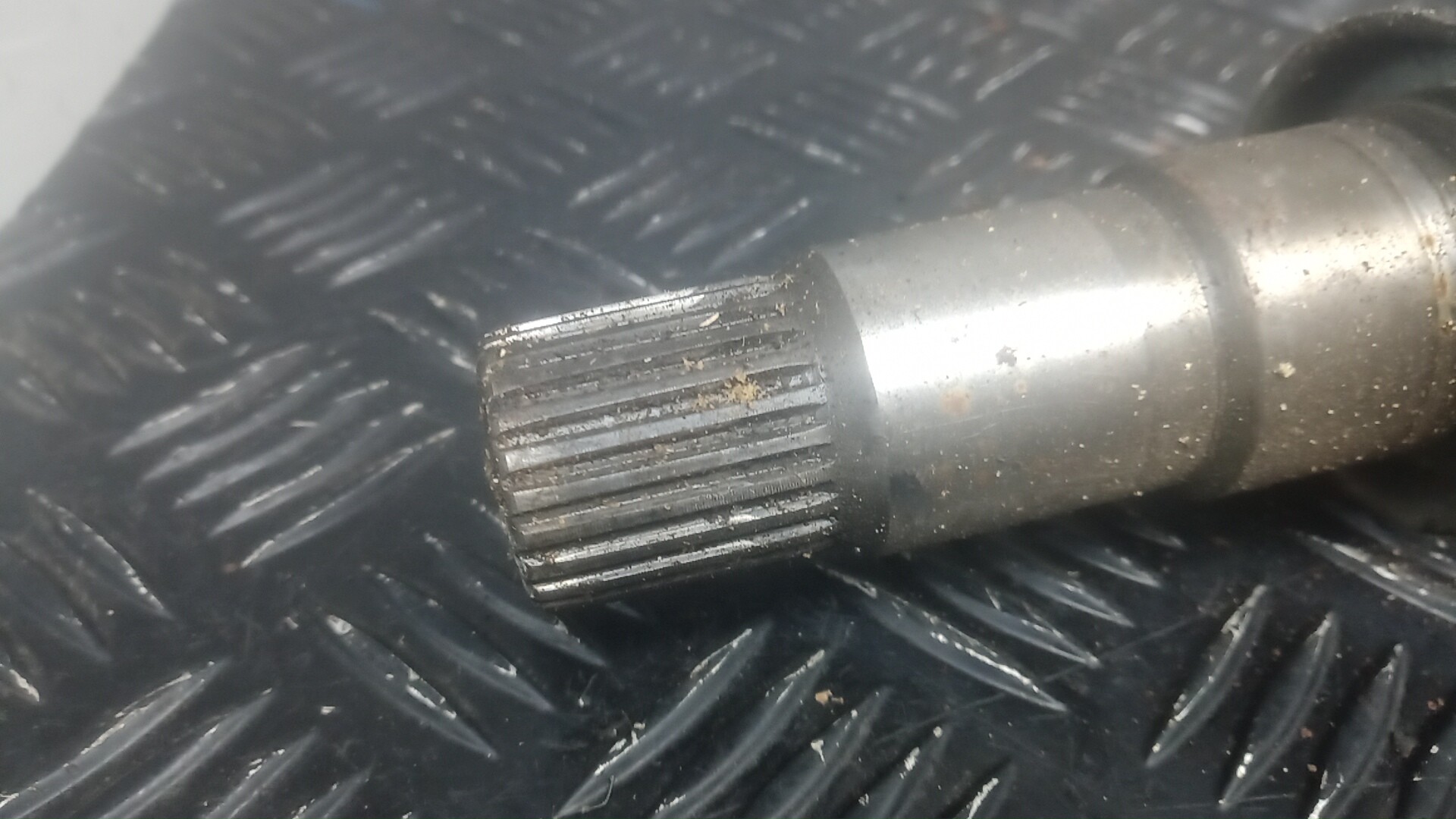 Полуось передняя правая