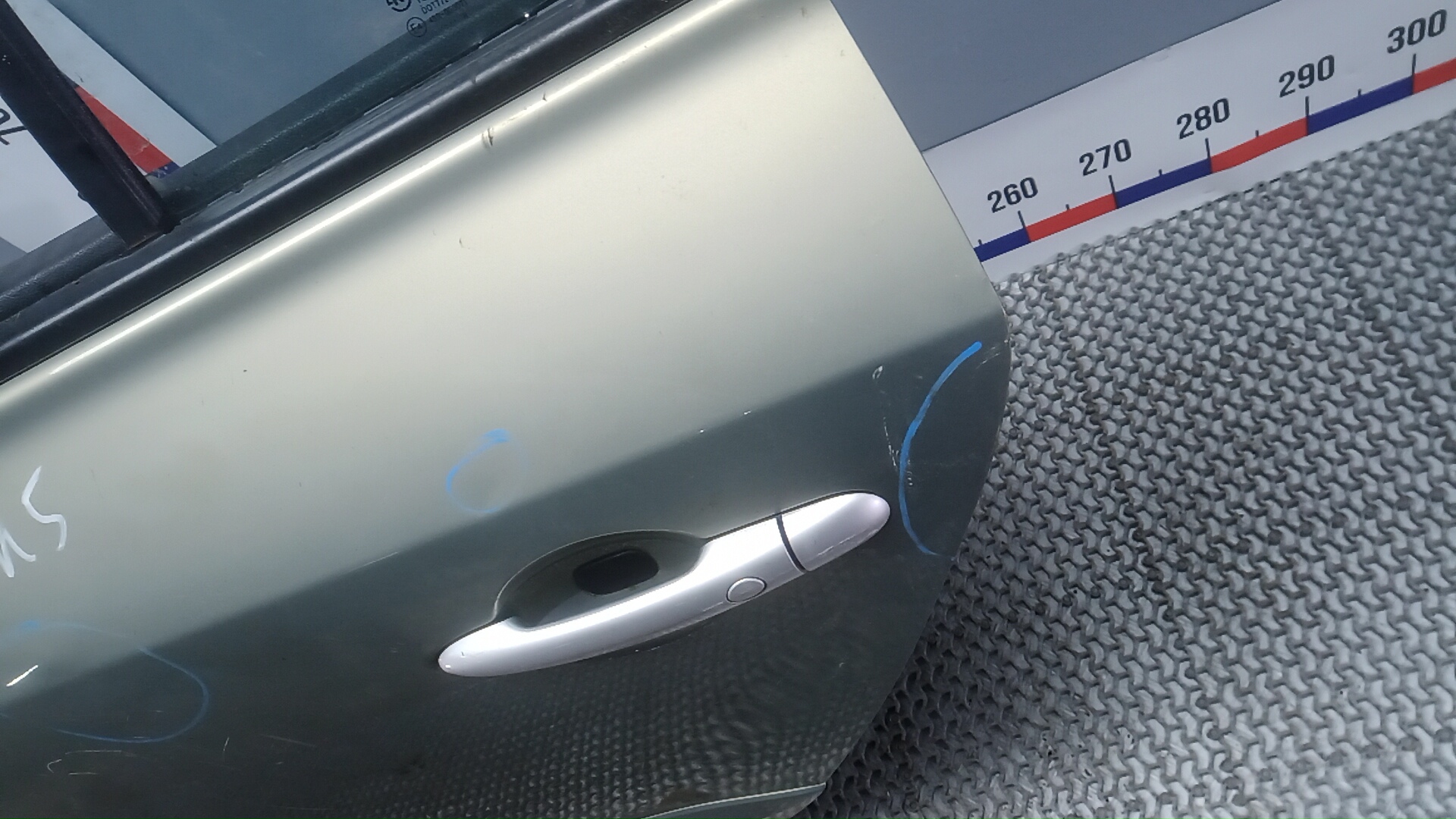 Дверь задняя левая