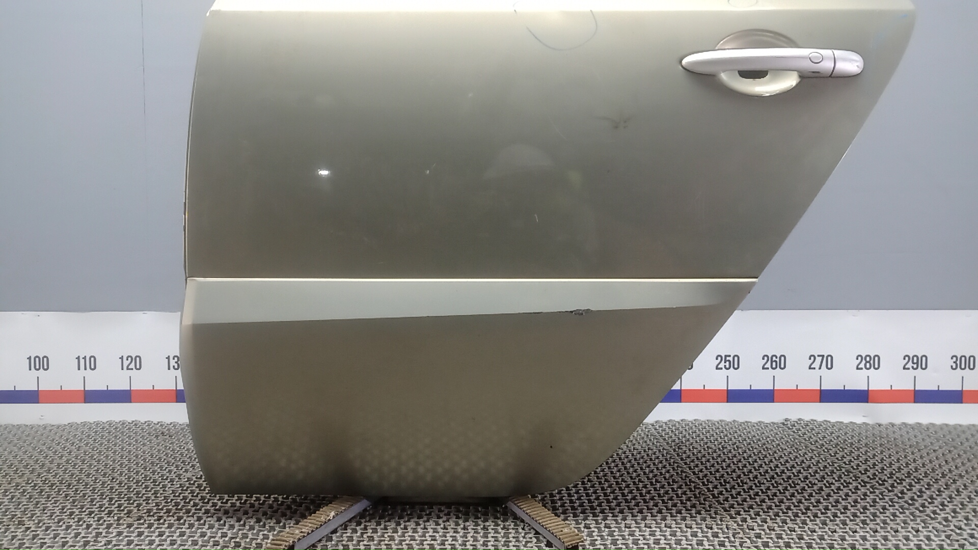 Дверь задняя левая