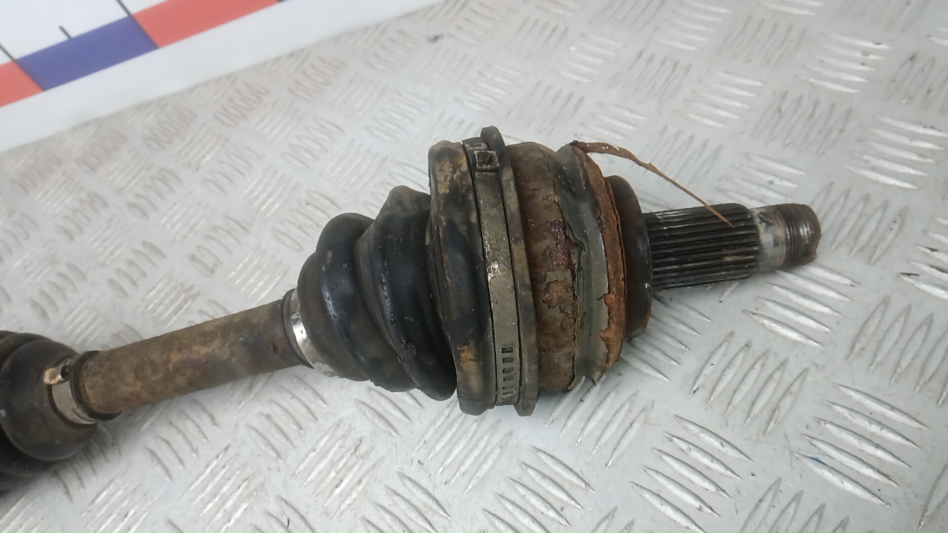 Полуось передняя правая