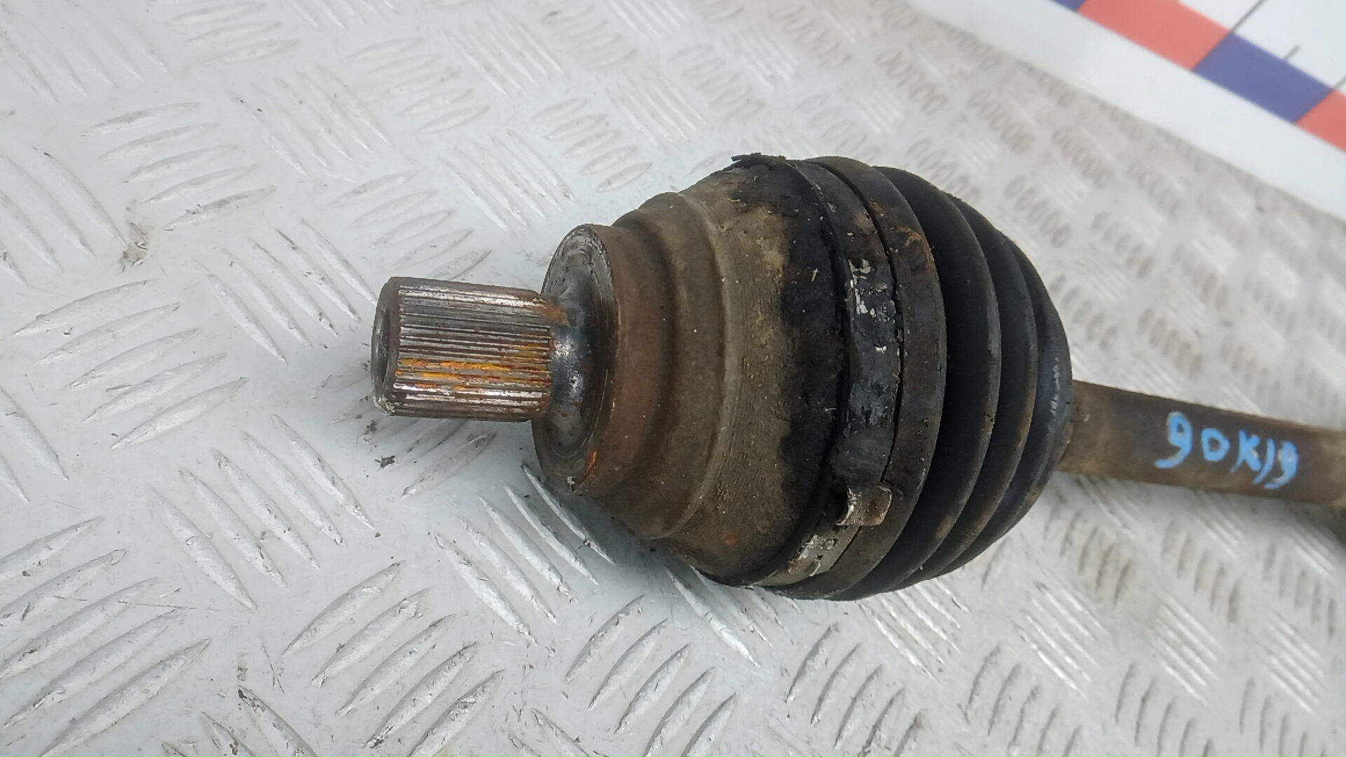 Полуось передняя левая