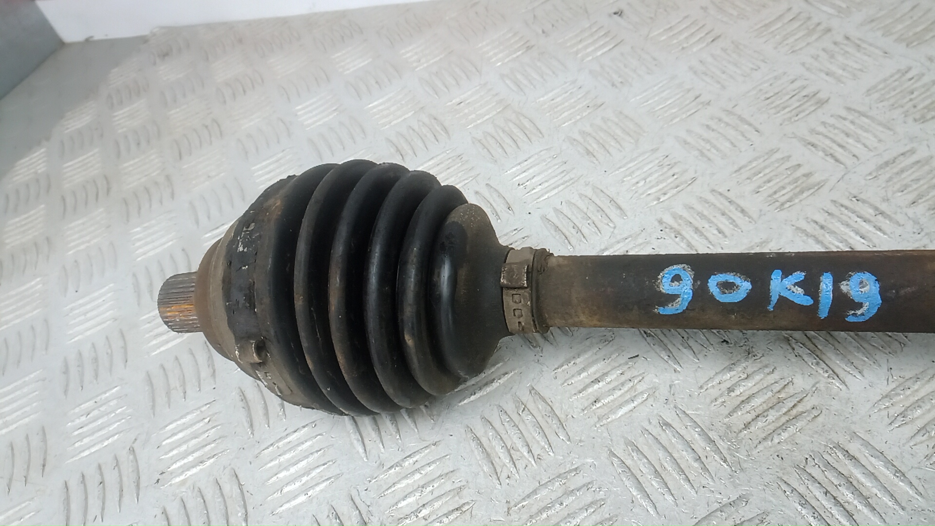 Полуось передняя левая