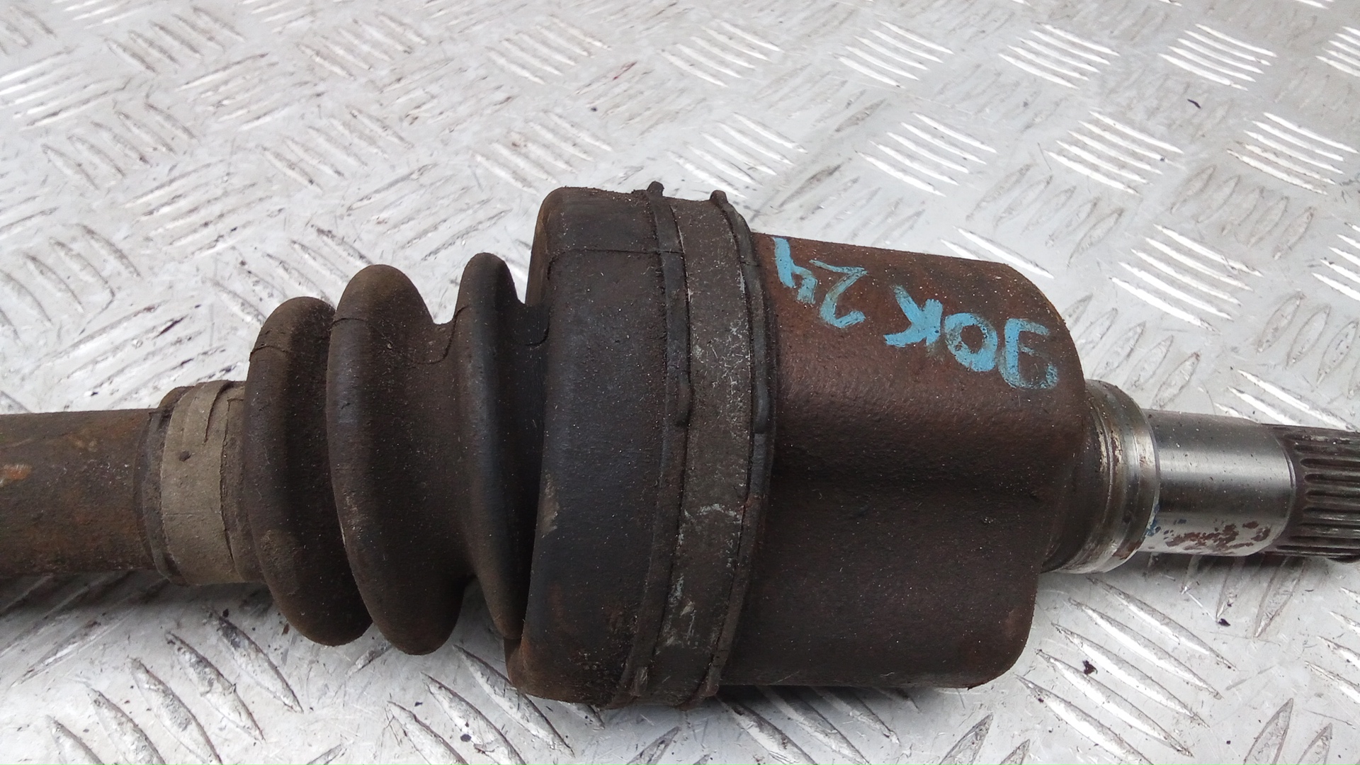 Полуось передняя левая