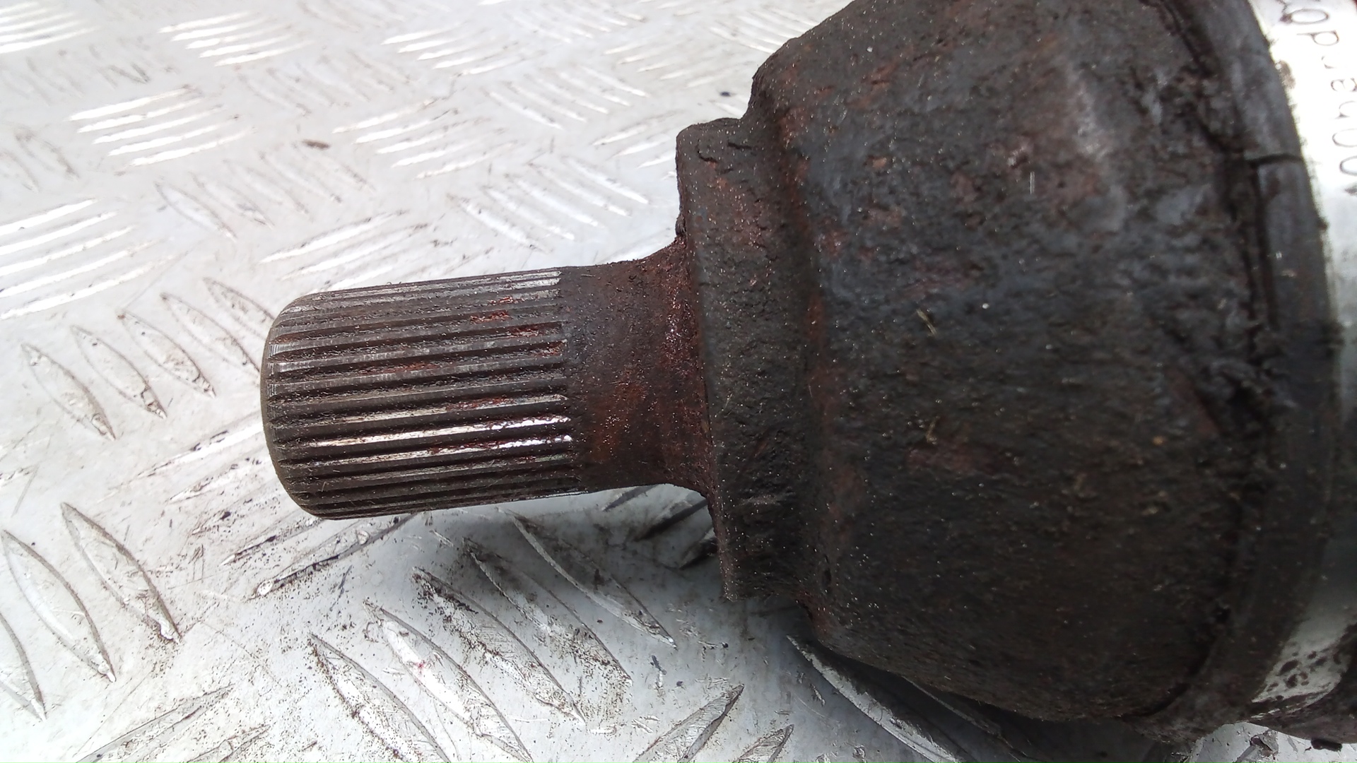 Полуось передняя левая