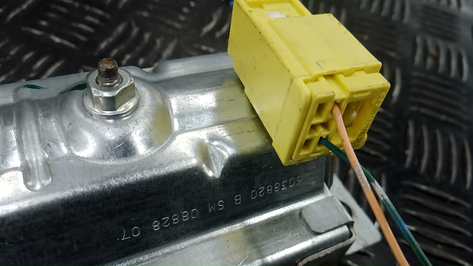 Подушка безопасности пассажирская (в торпедо)