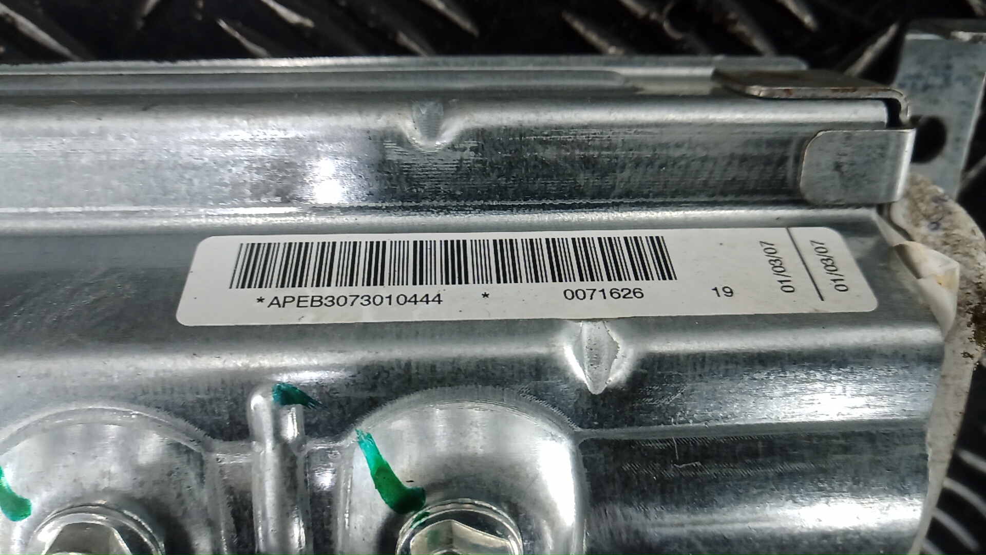 Подушка безопасности пассажирская (в торпедо)