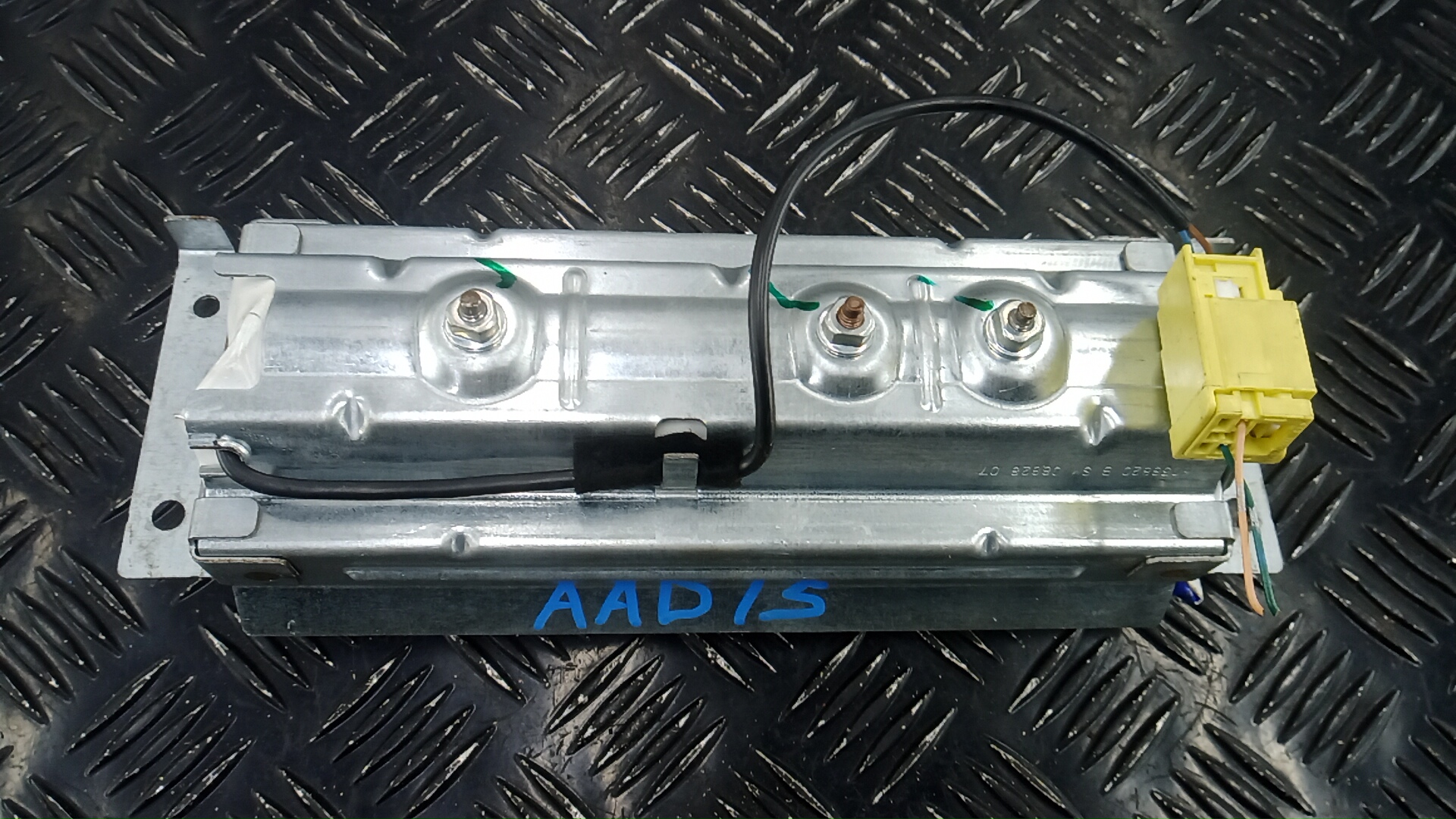 Подушка безопасности пассажирская (в торпедо)