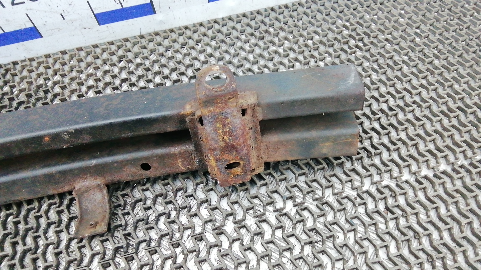 Кронштейн усилителя переднего бампера