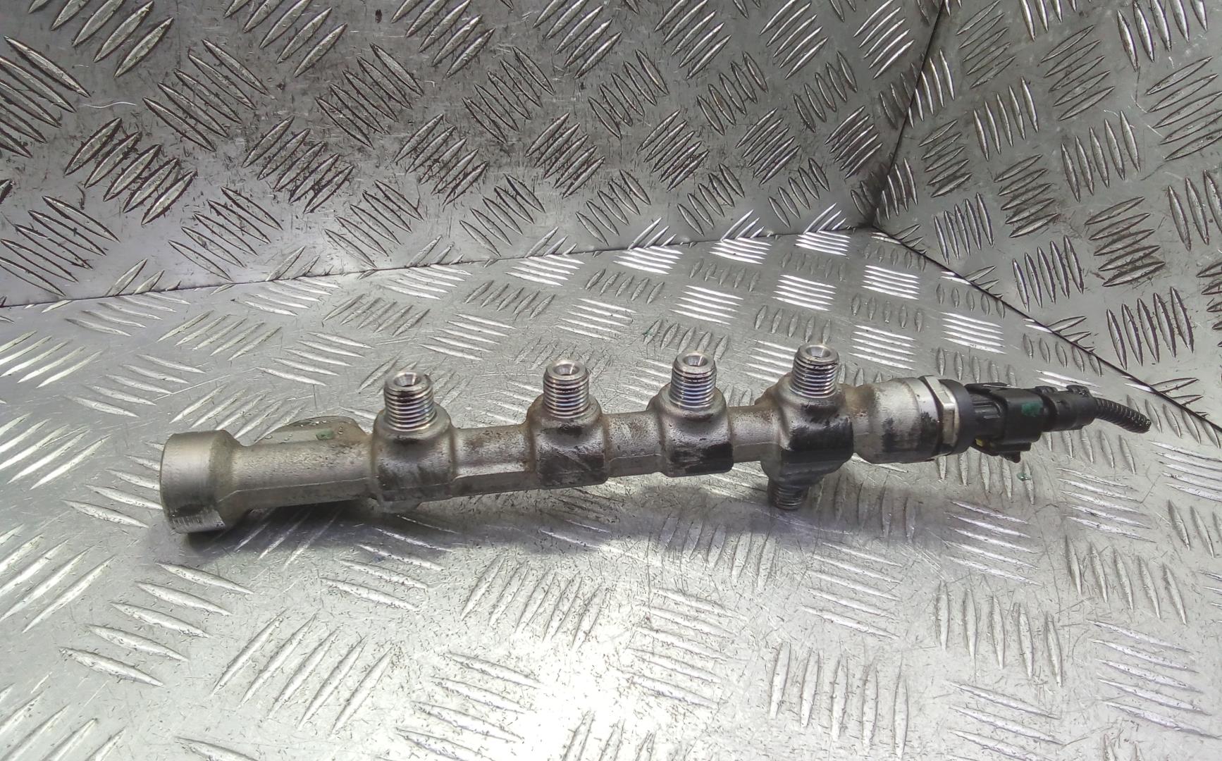 Рейка топливная (рампа)