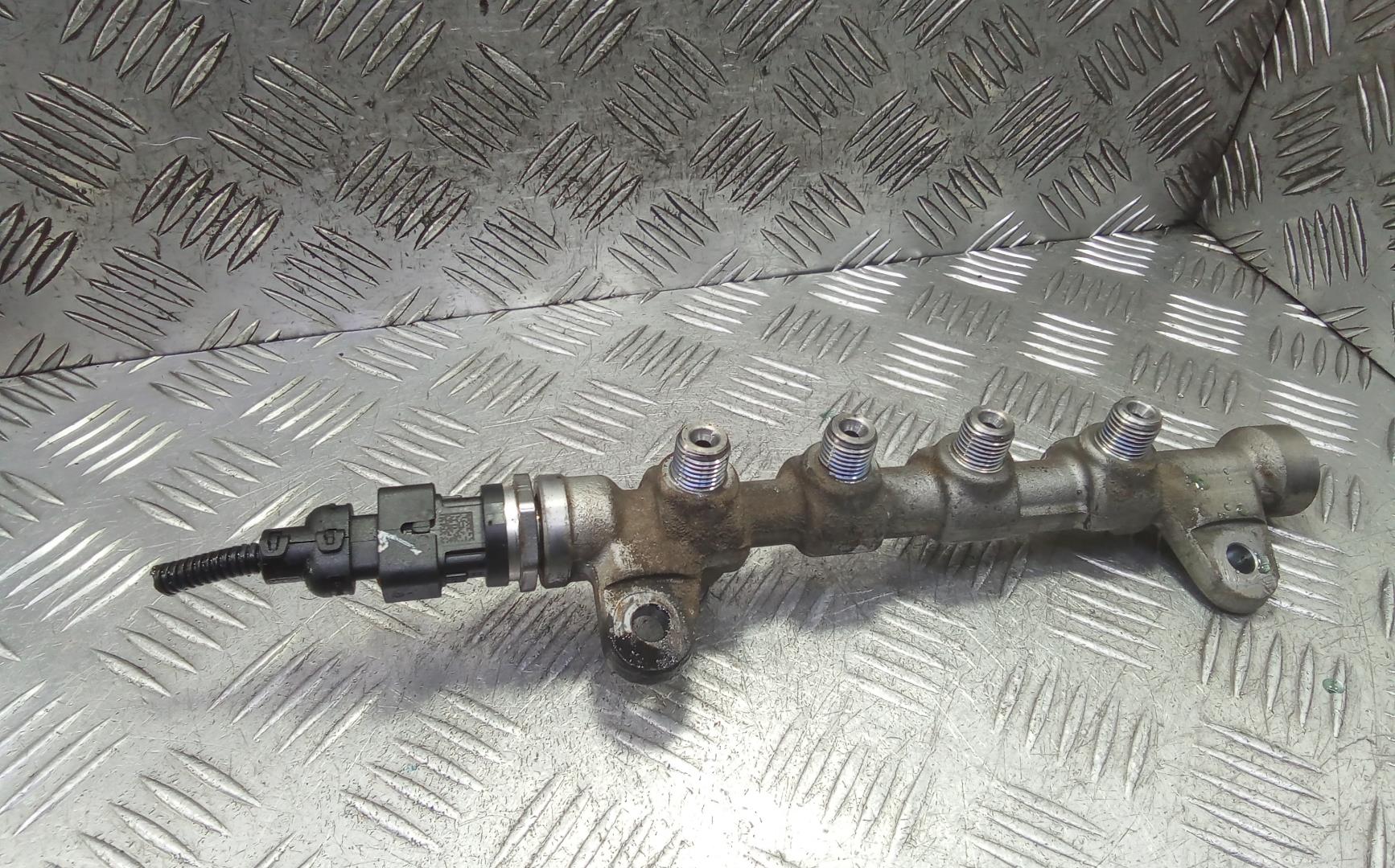 Рейка топливная (рампа)