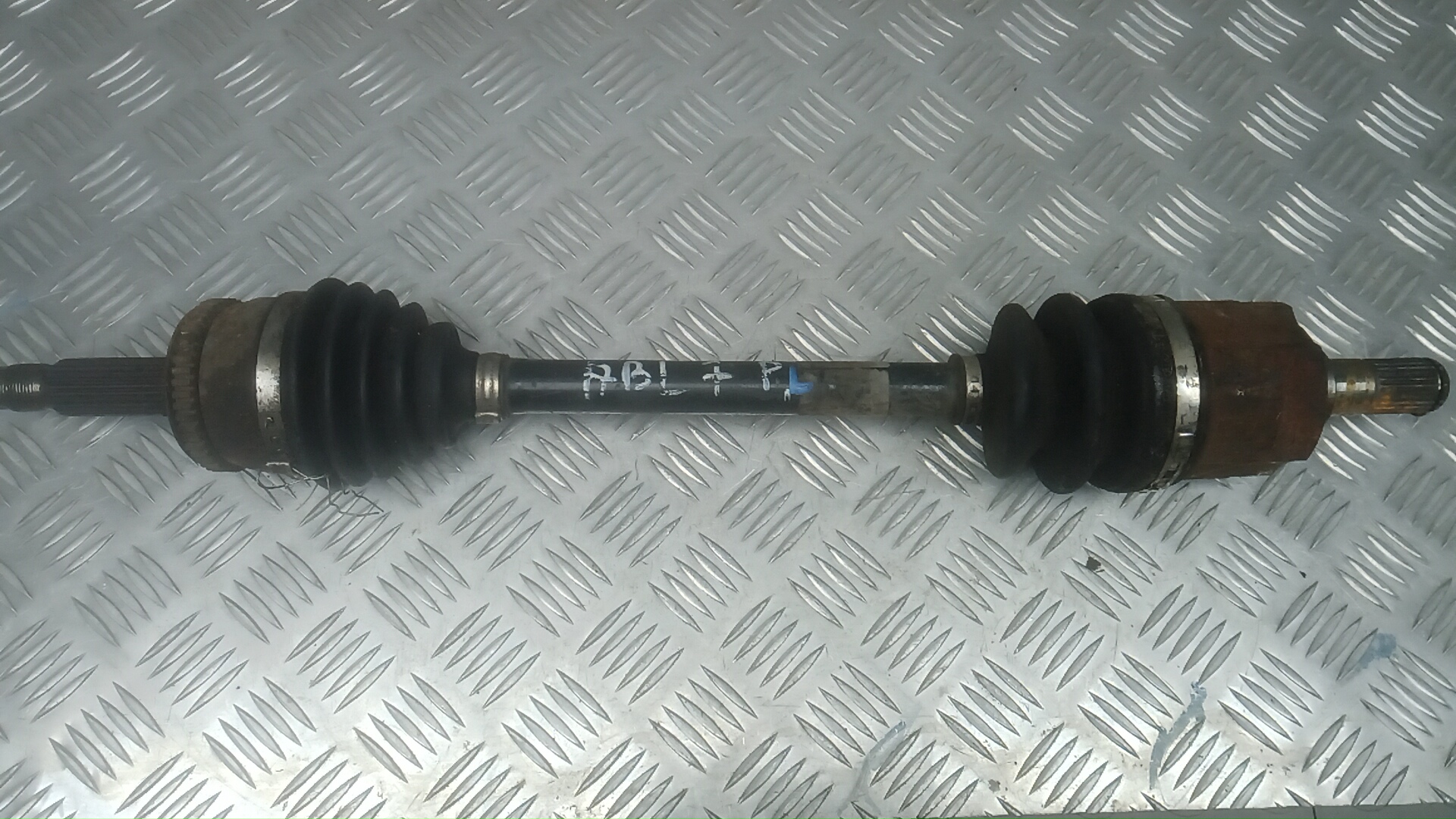 Полуось передняя левая