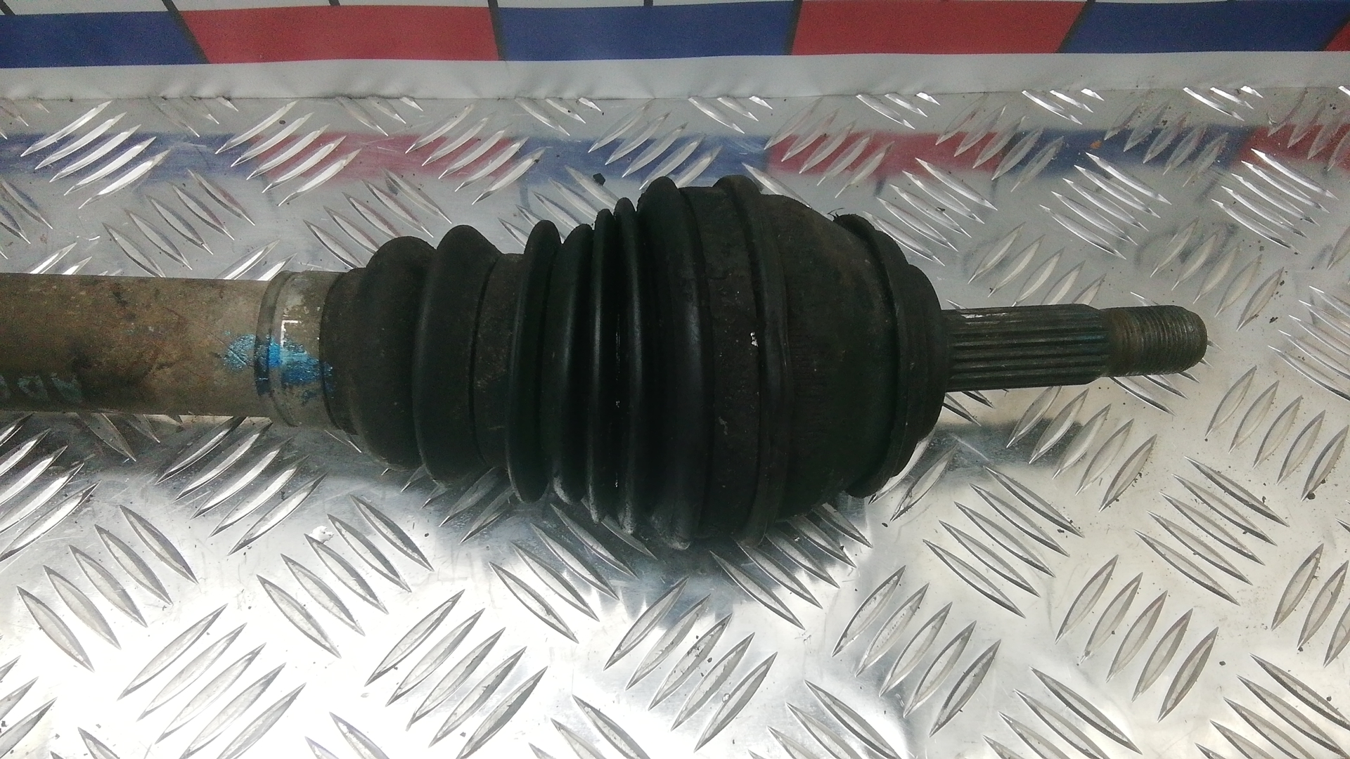 Полуось передняя левая