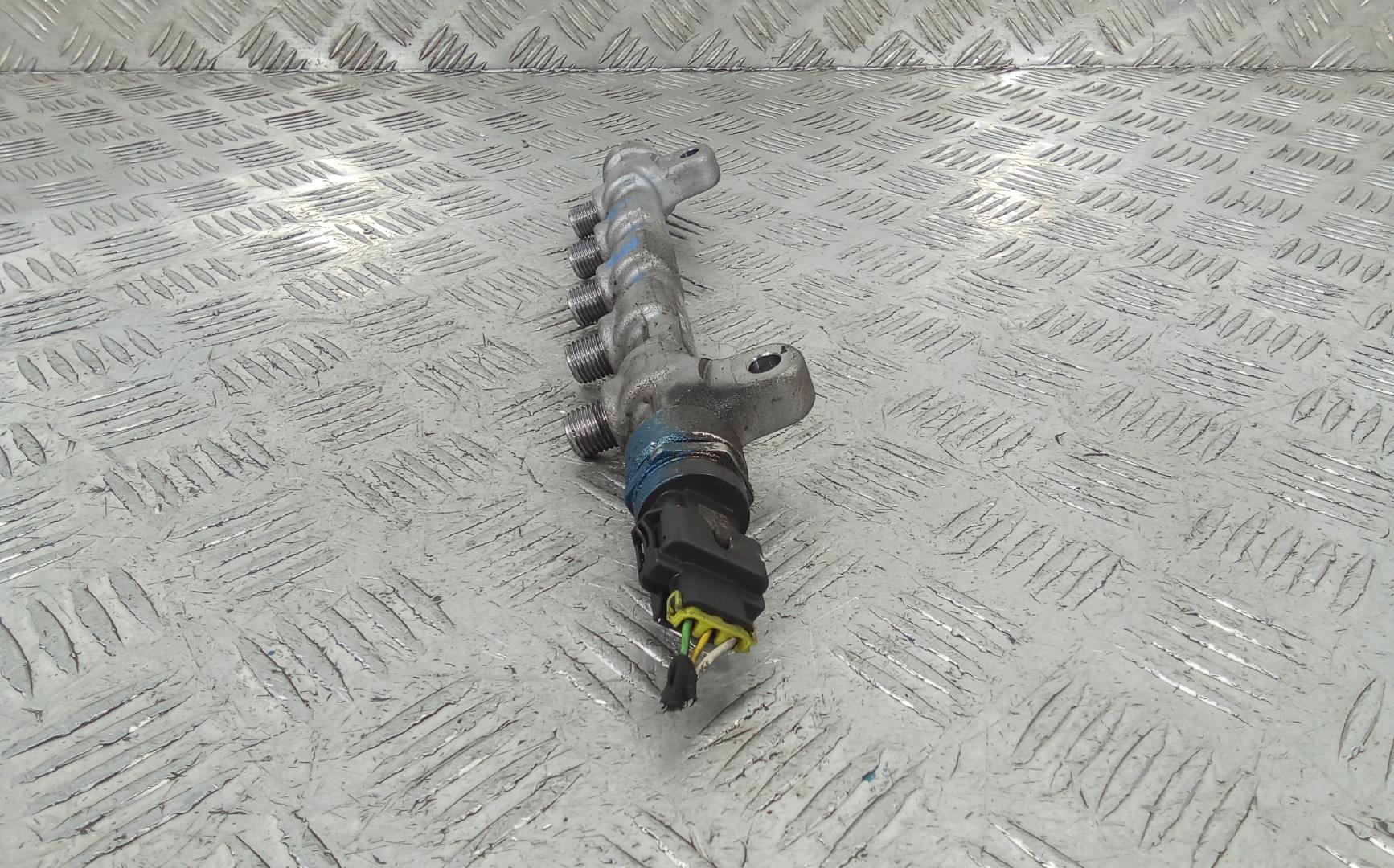 Рейка топливная (рампа)