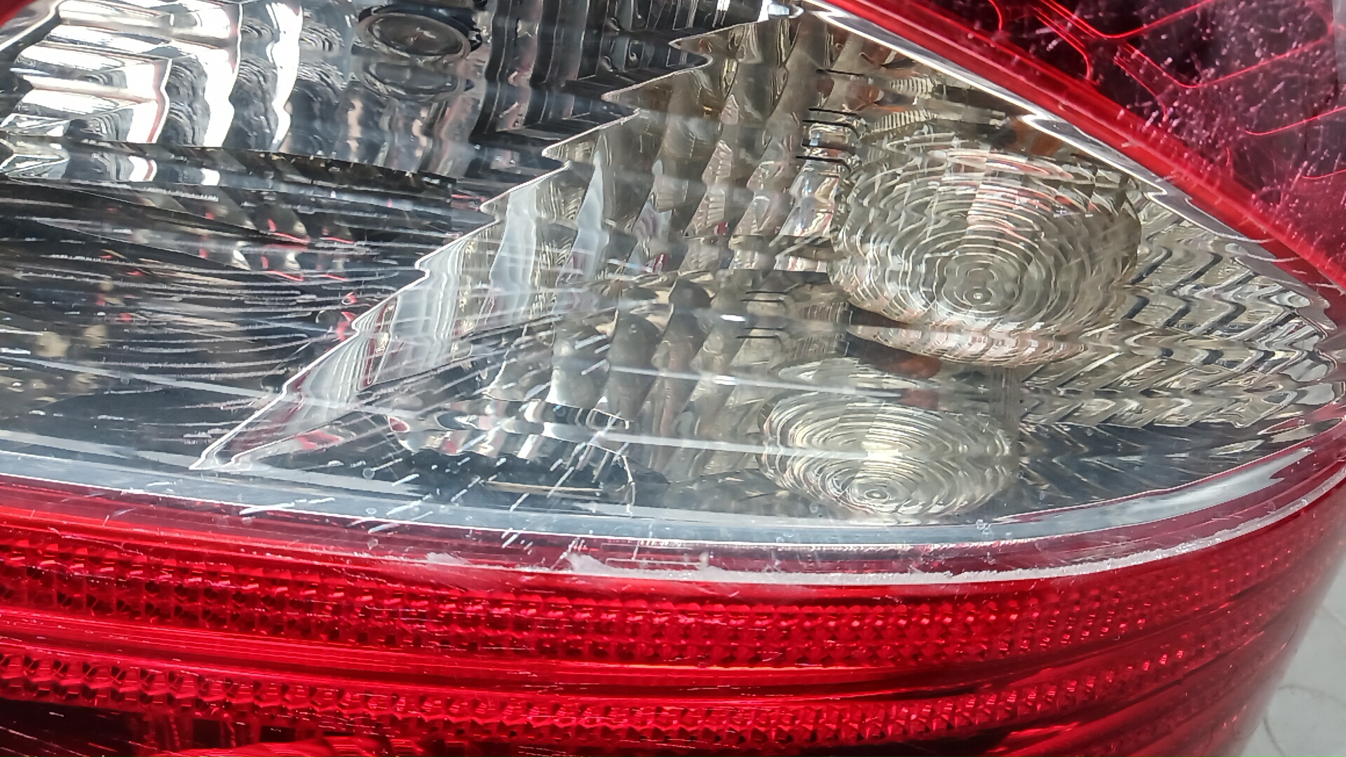 Фонарь задний правый