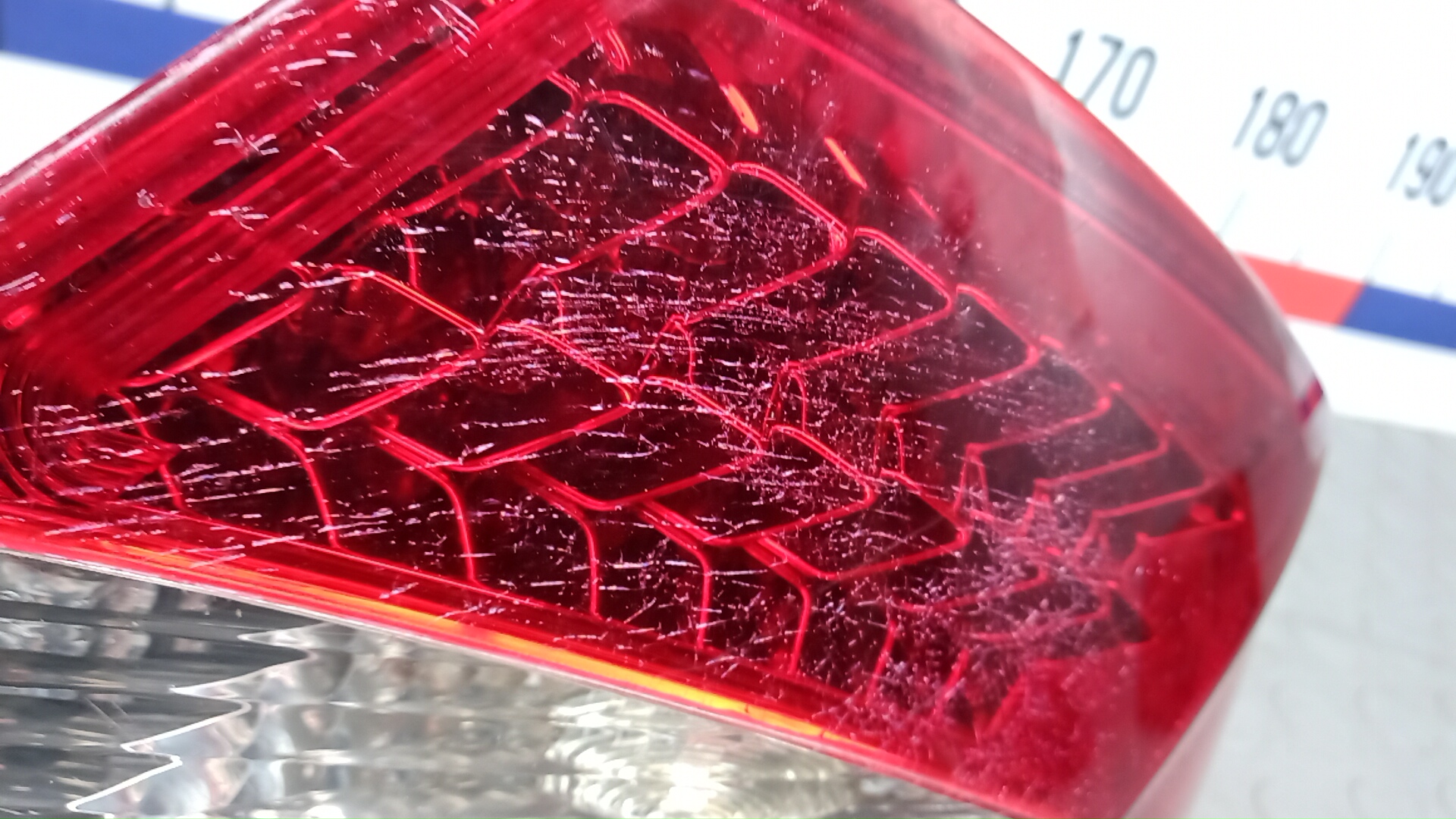 Фонарь задний правый