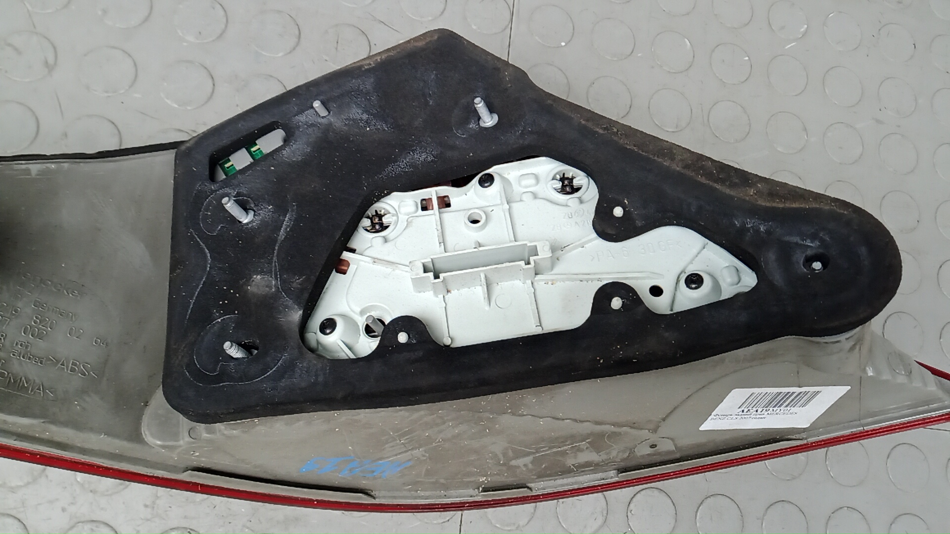 Фонарь задний правый