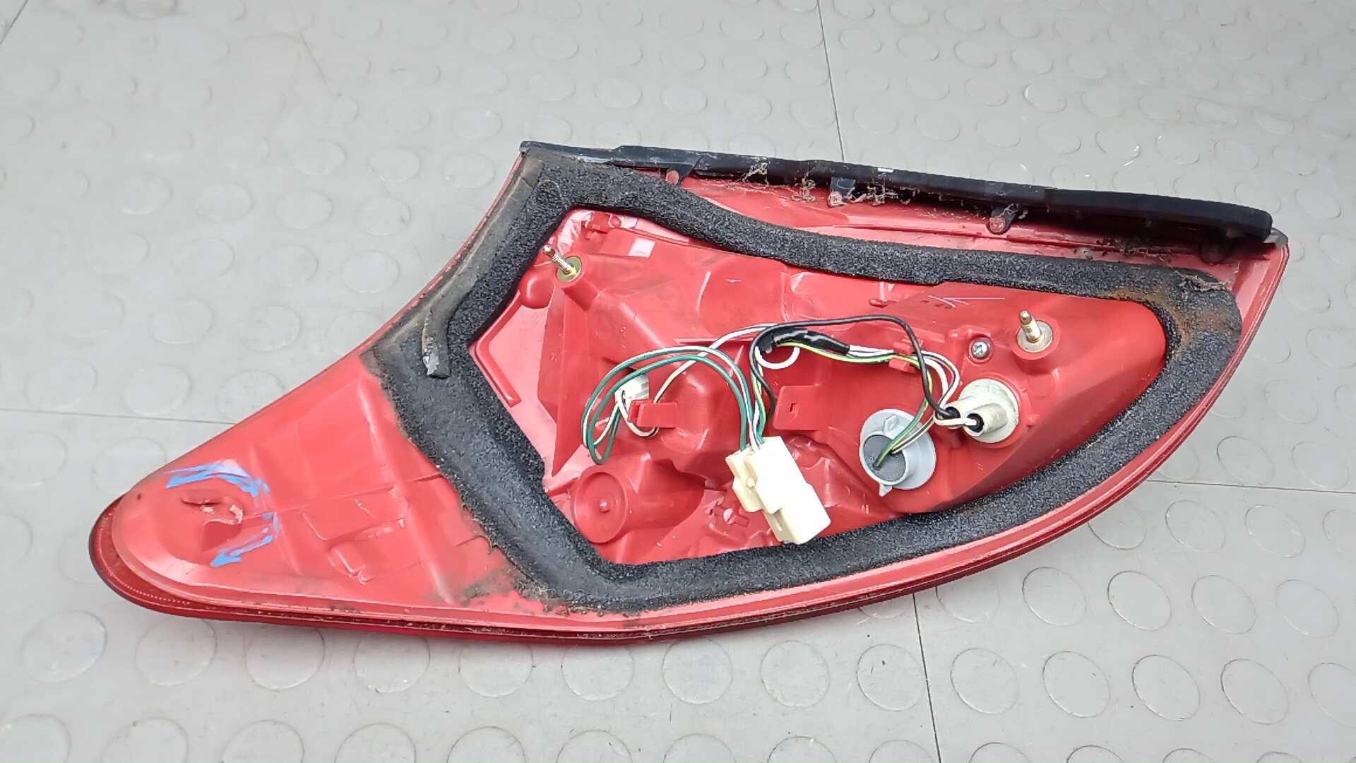 Фонарь задний правый