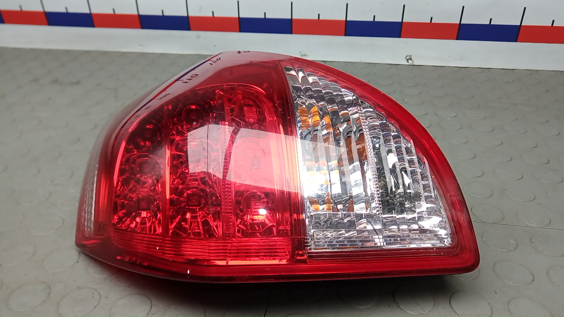 Фонарь задний правый