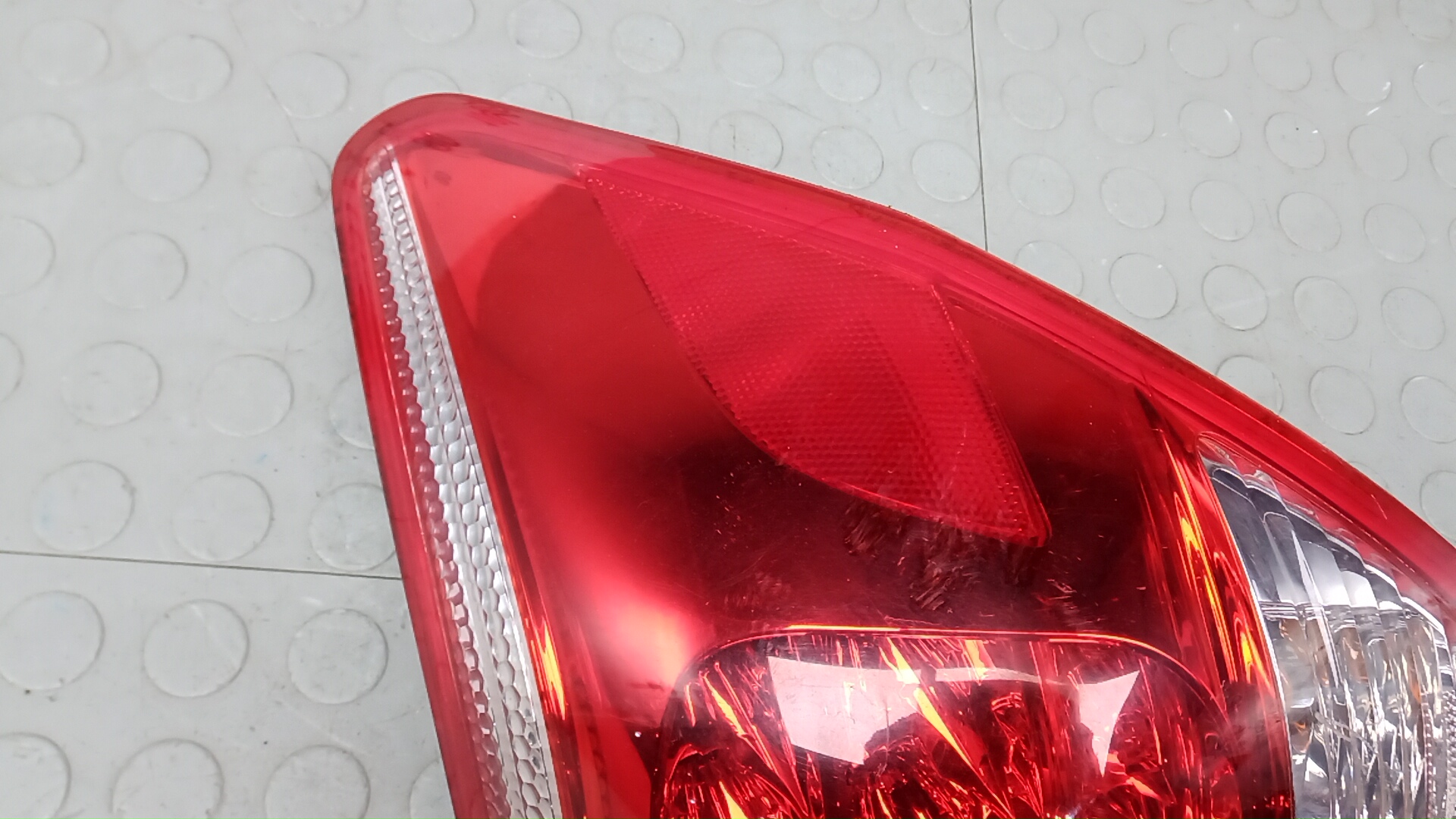 Фонарь задний правый