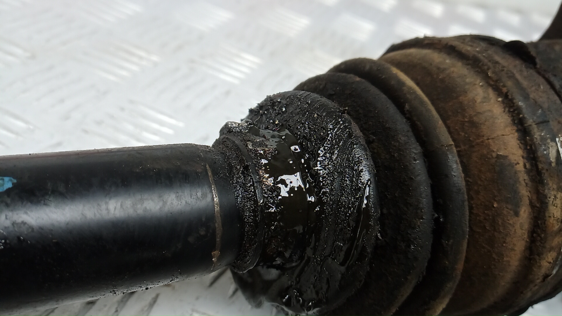 Полуось передняя правая