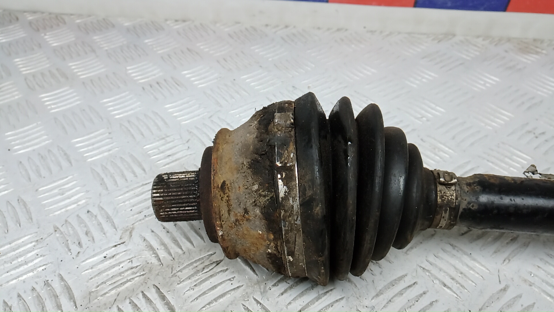 Полуось передняя правая