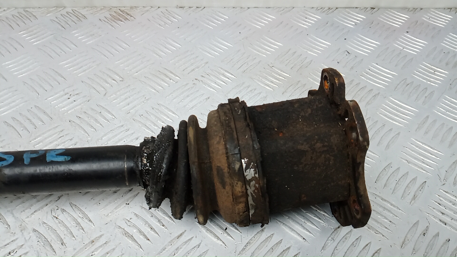 Полуось передняя правая