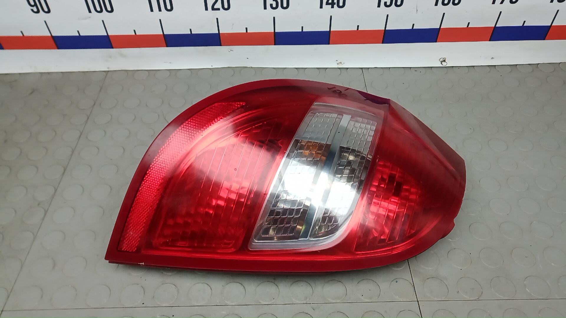 Фонарь задний левый