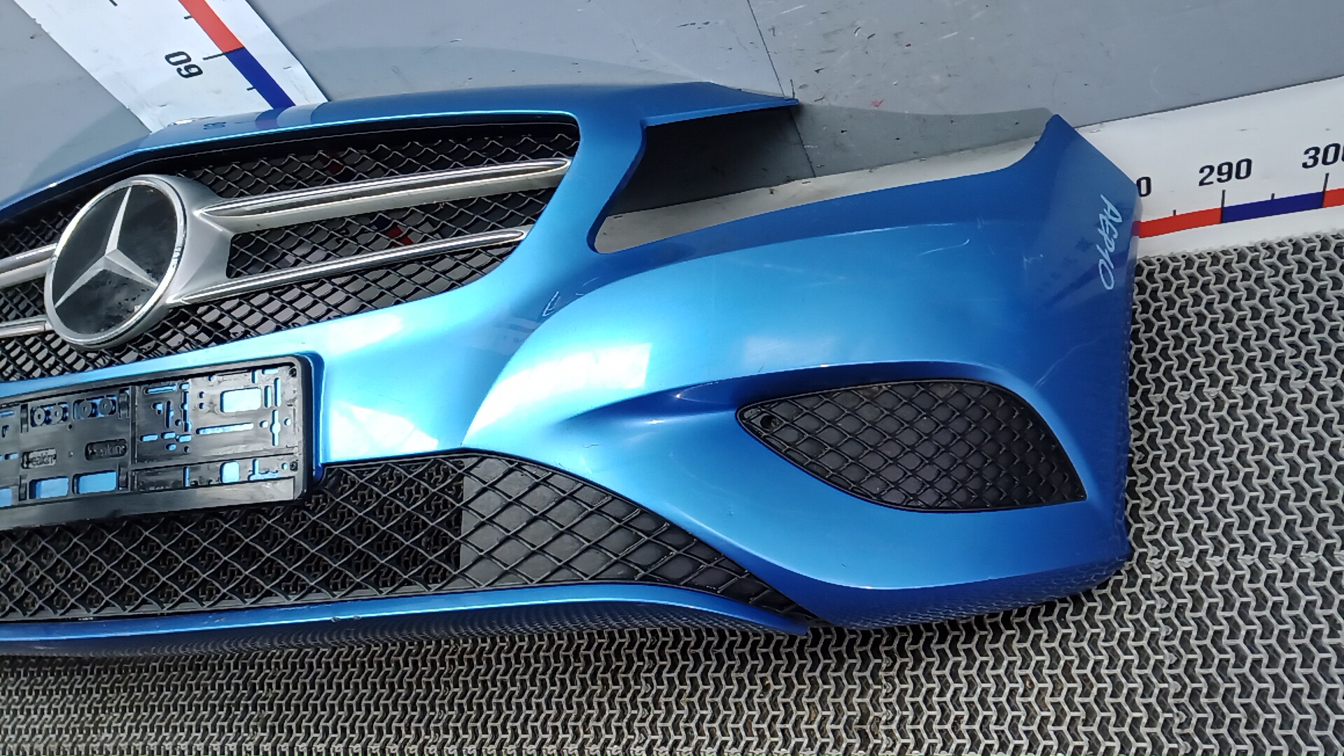 Бампер передний