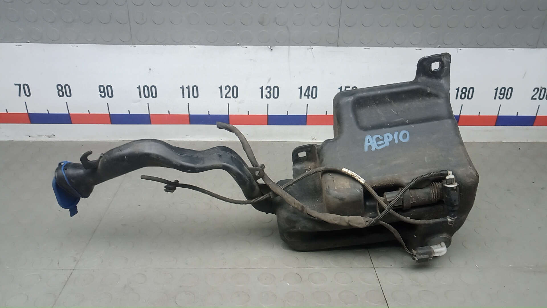 Бачок омывателя лобового стекла