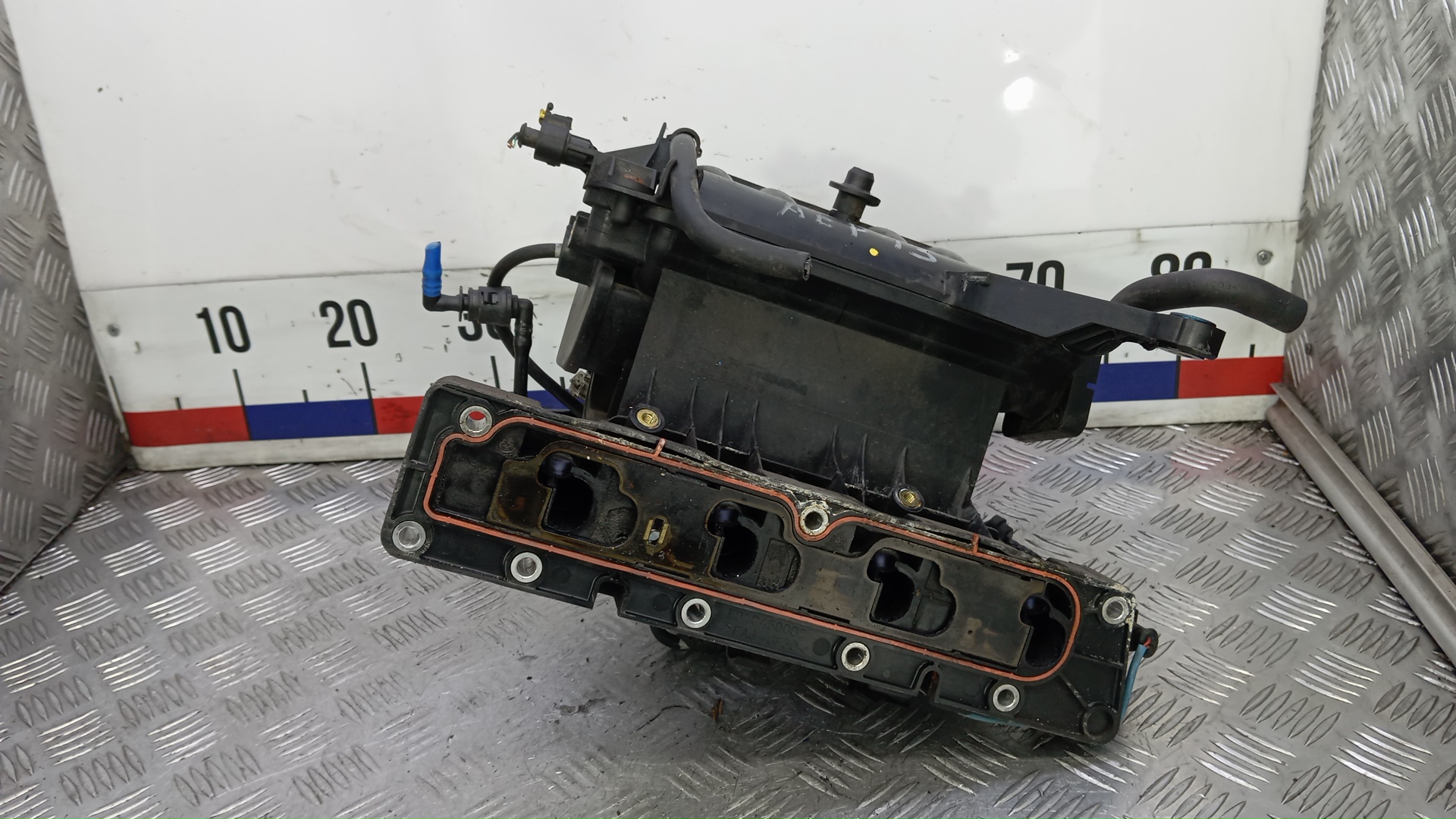 Коллектор впускной