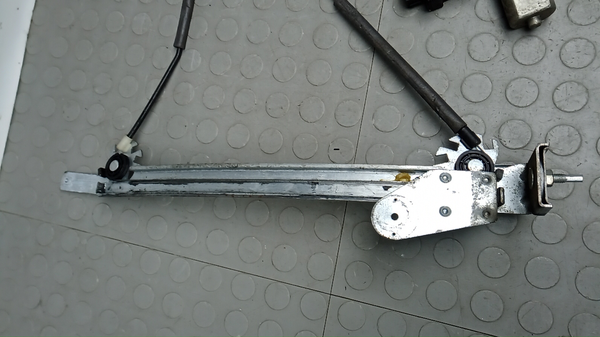 Стеклоподъемник электр. передний правый