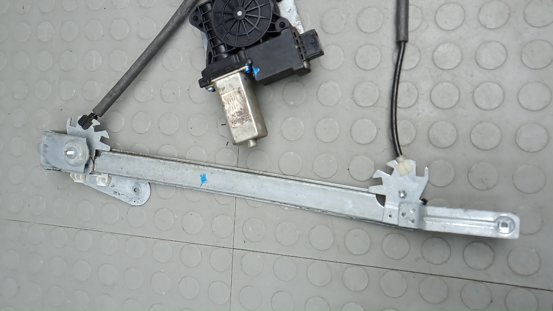 Стеклоподъемник электр. передний правый