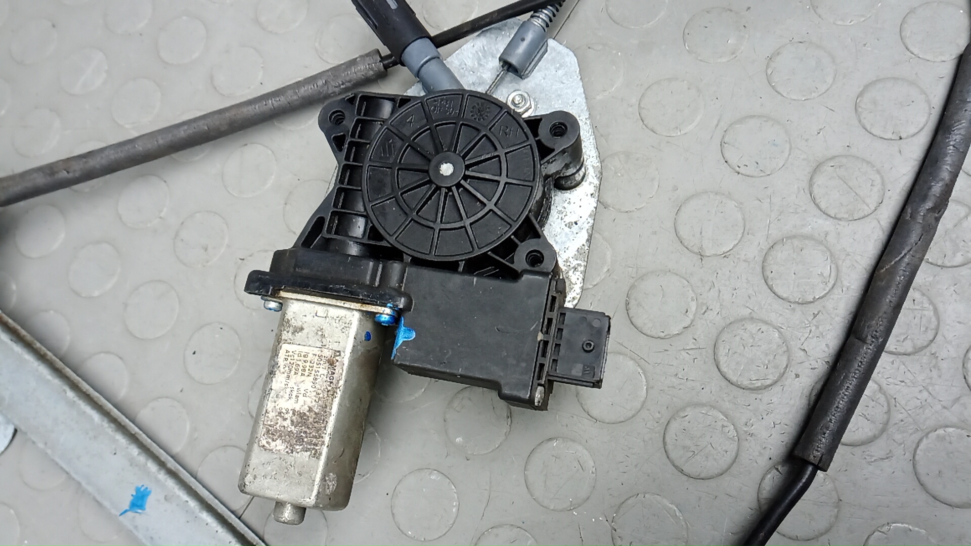 Стеклоподъемник электр. передний правый