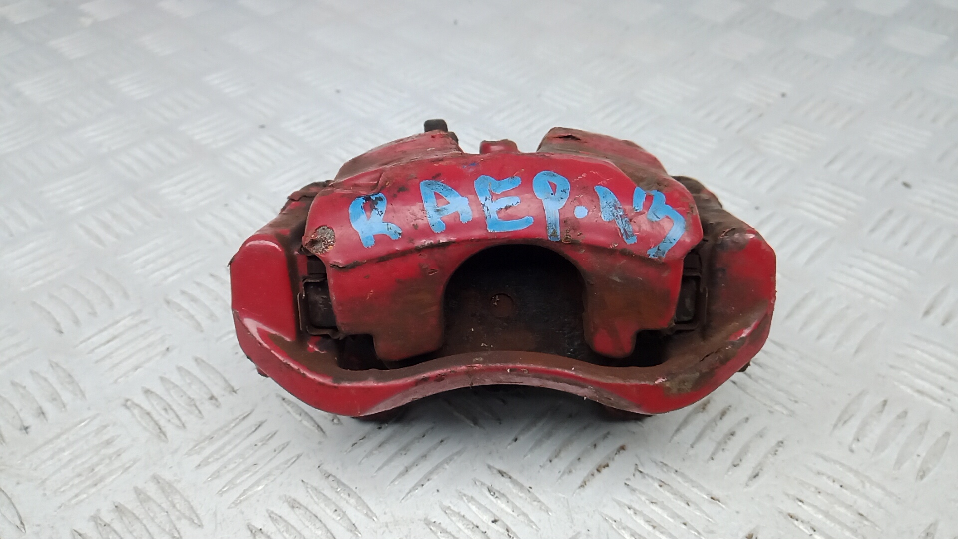 Суппорт передний правый