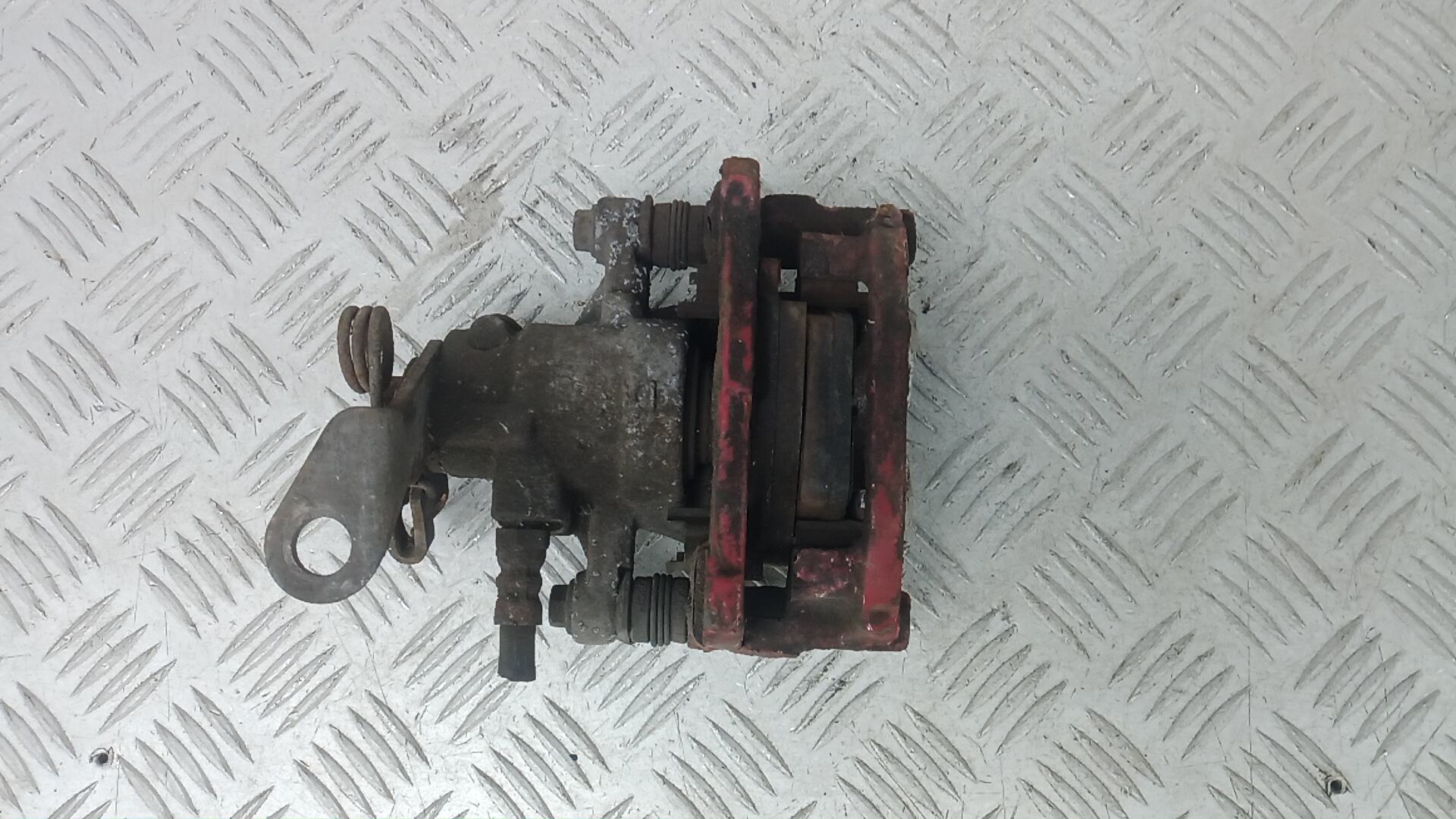 Суппорт задний правый