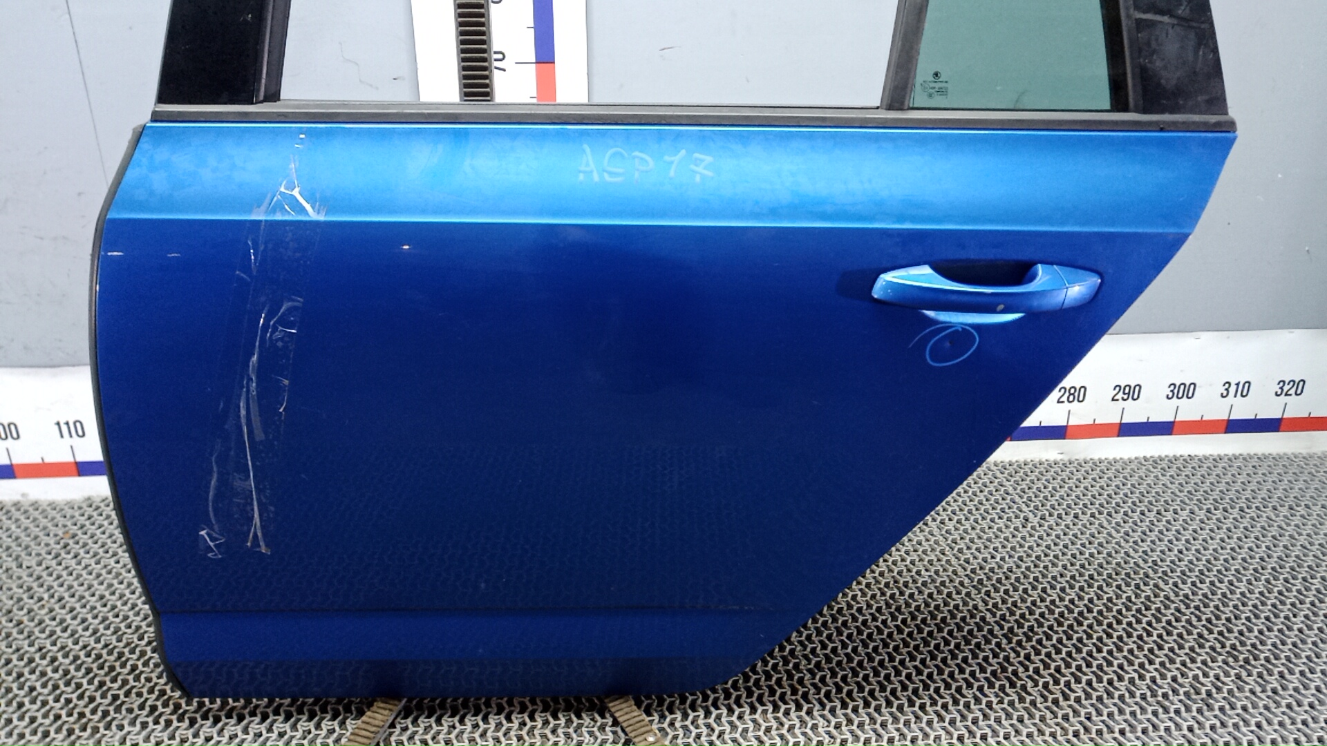 Дверь задняя левая