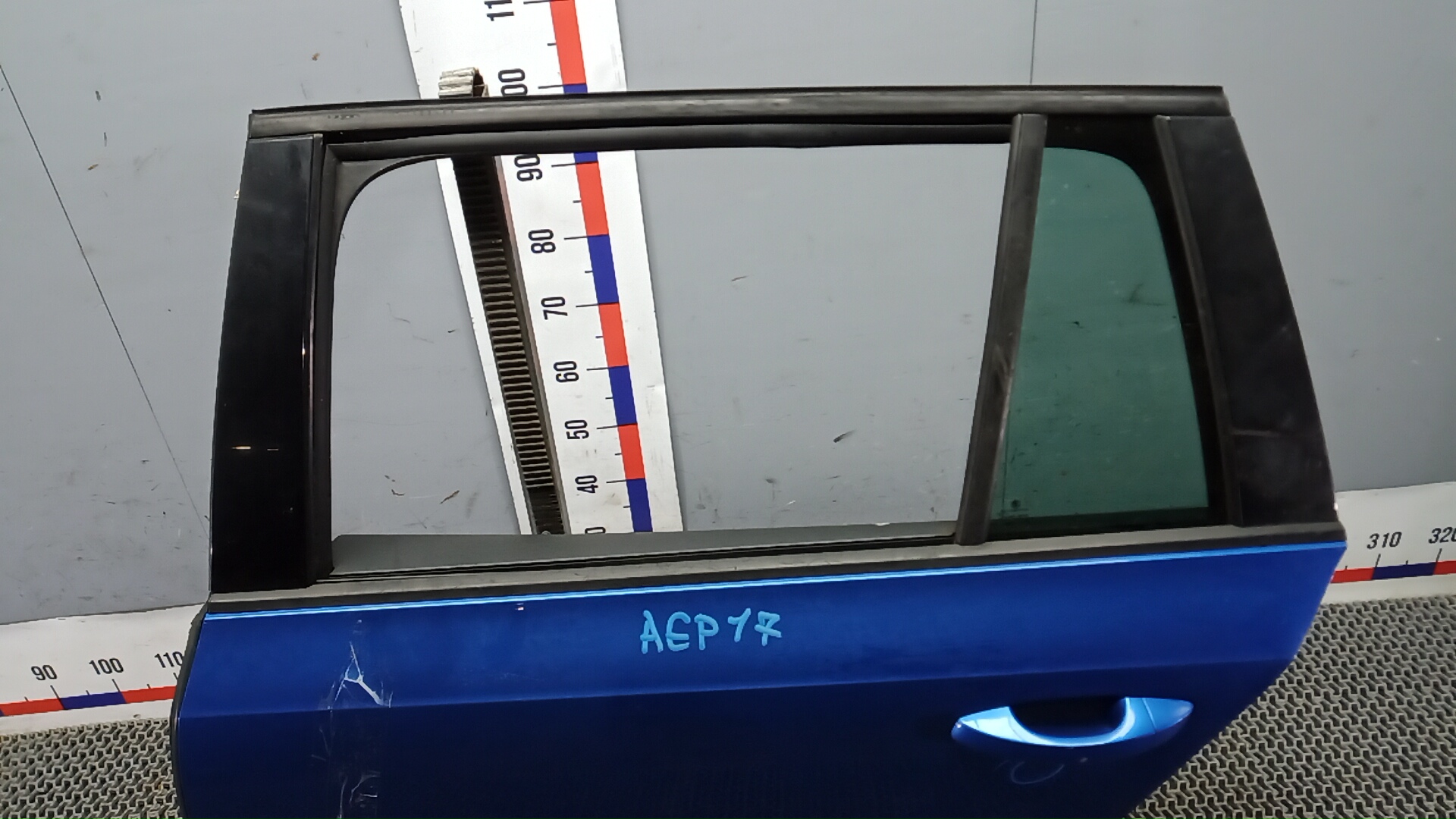 Дверь задняя левая