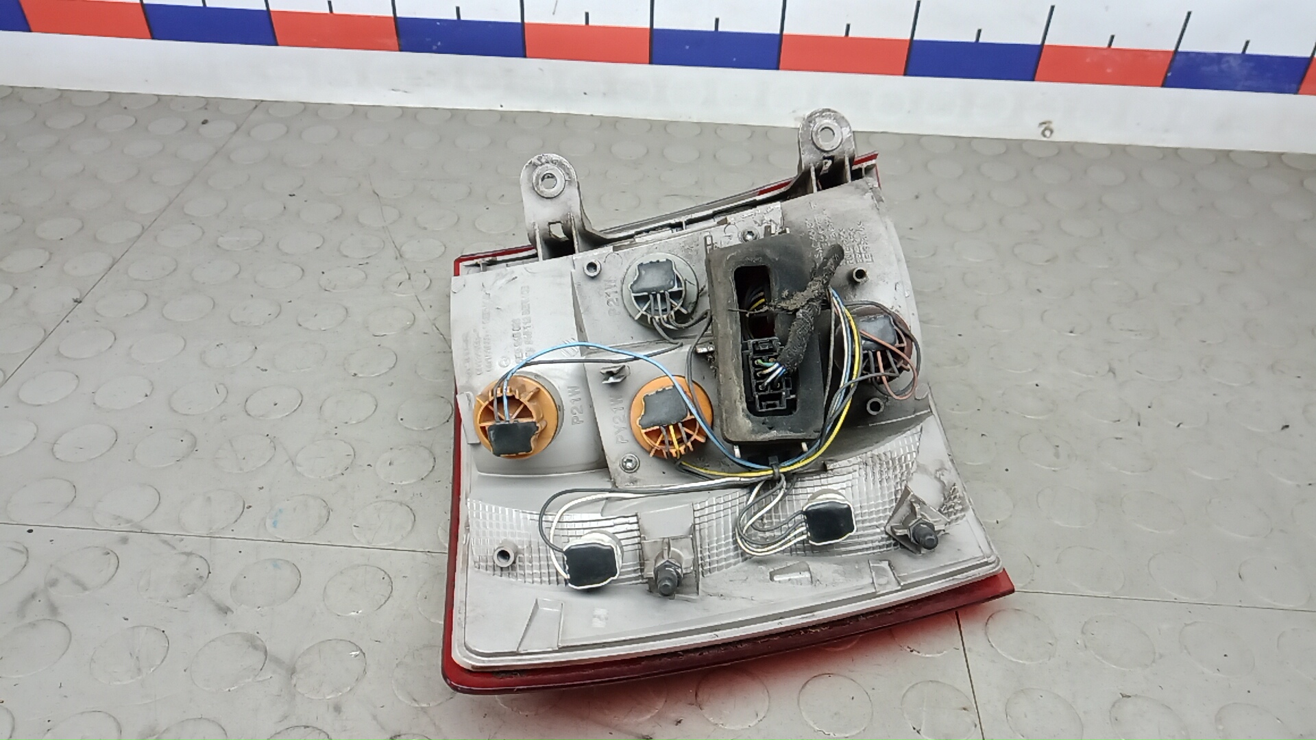 Фонарь задний правый