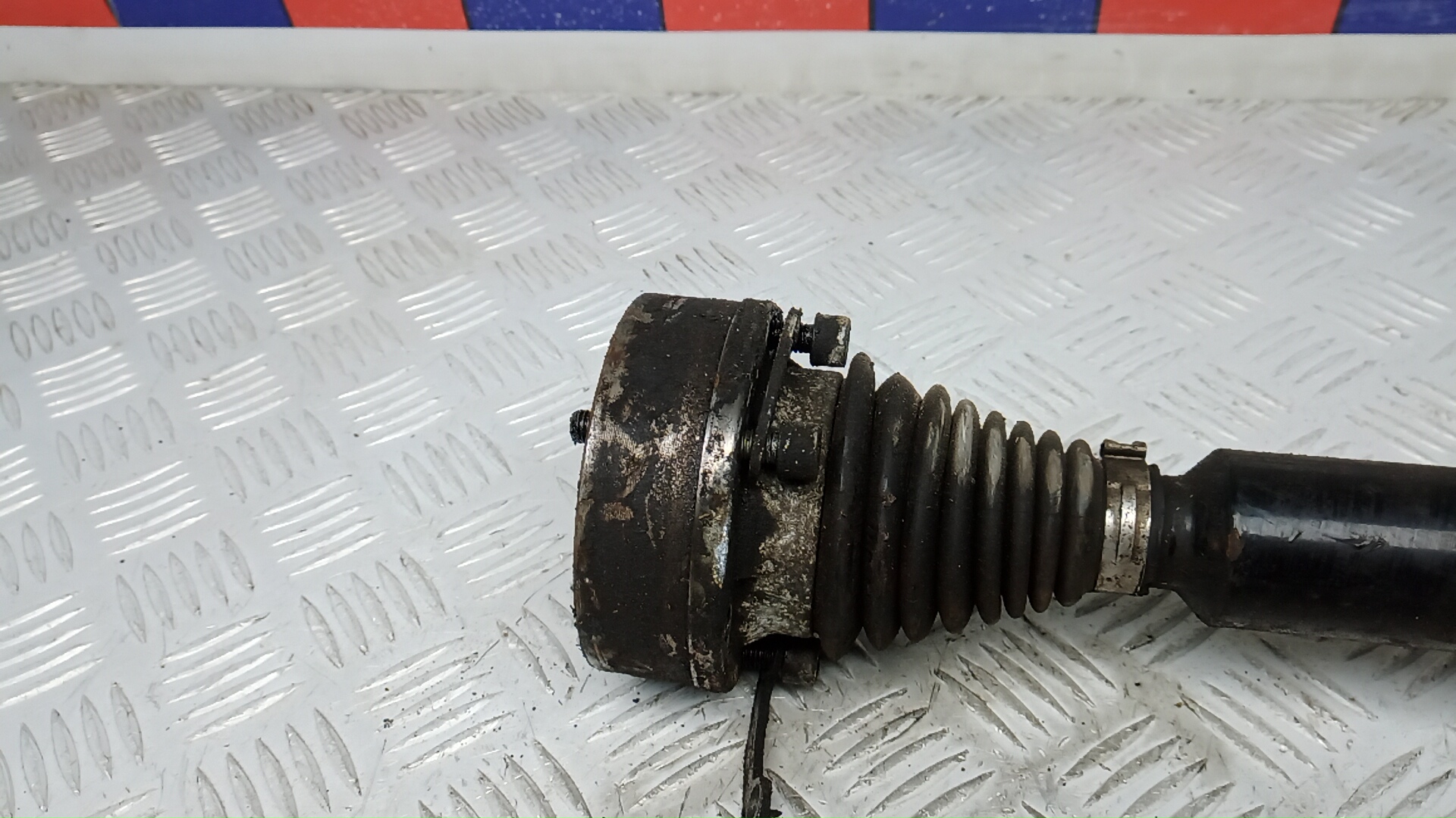 Полуось передняя правая