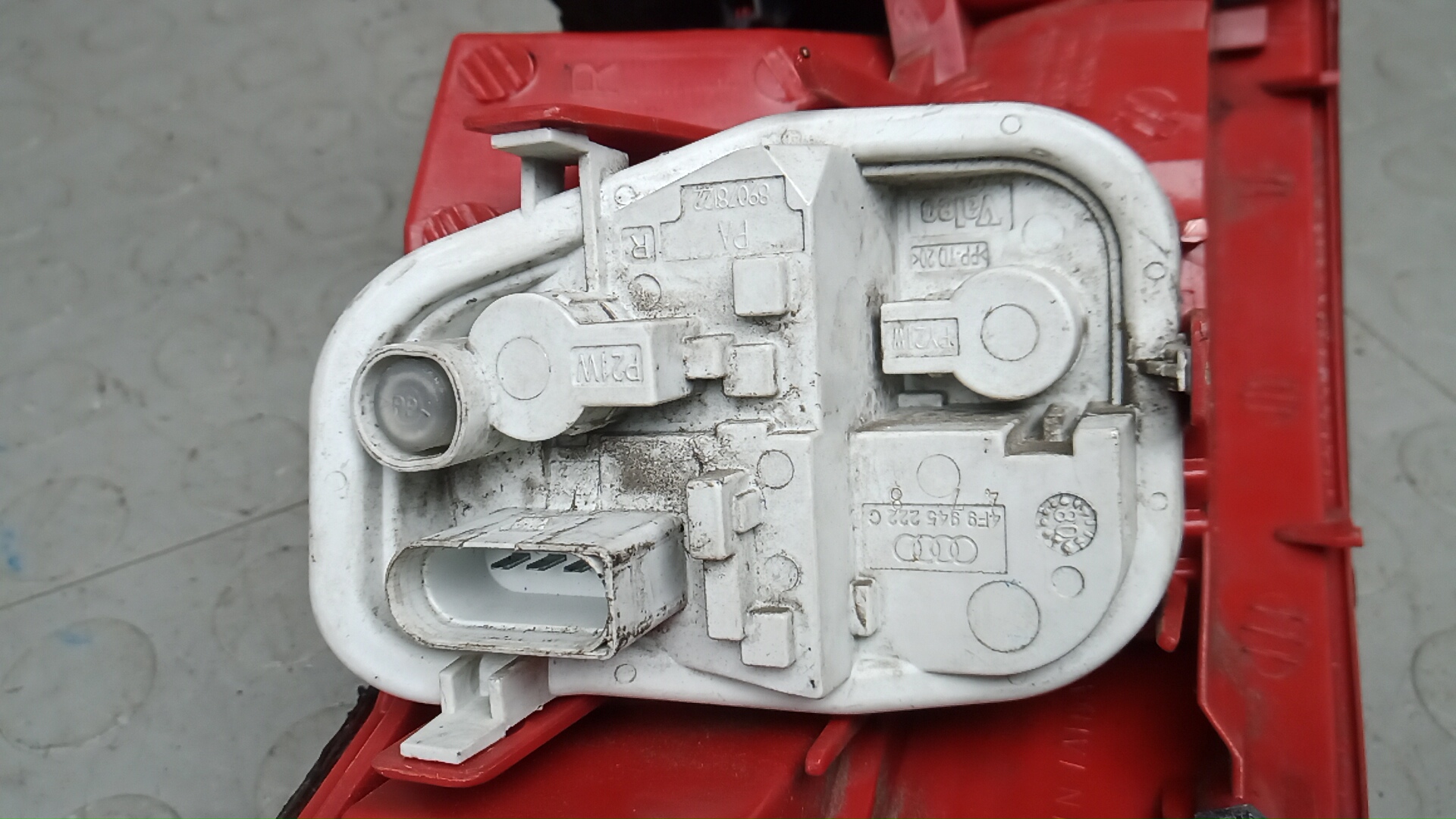 Фонарь задний правый