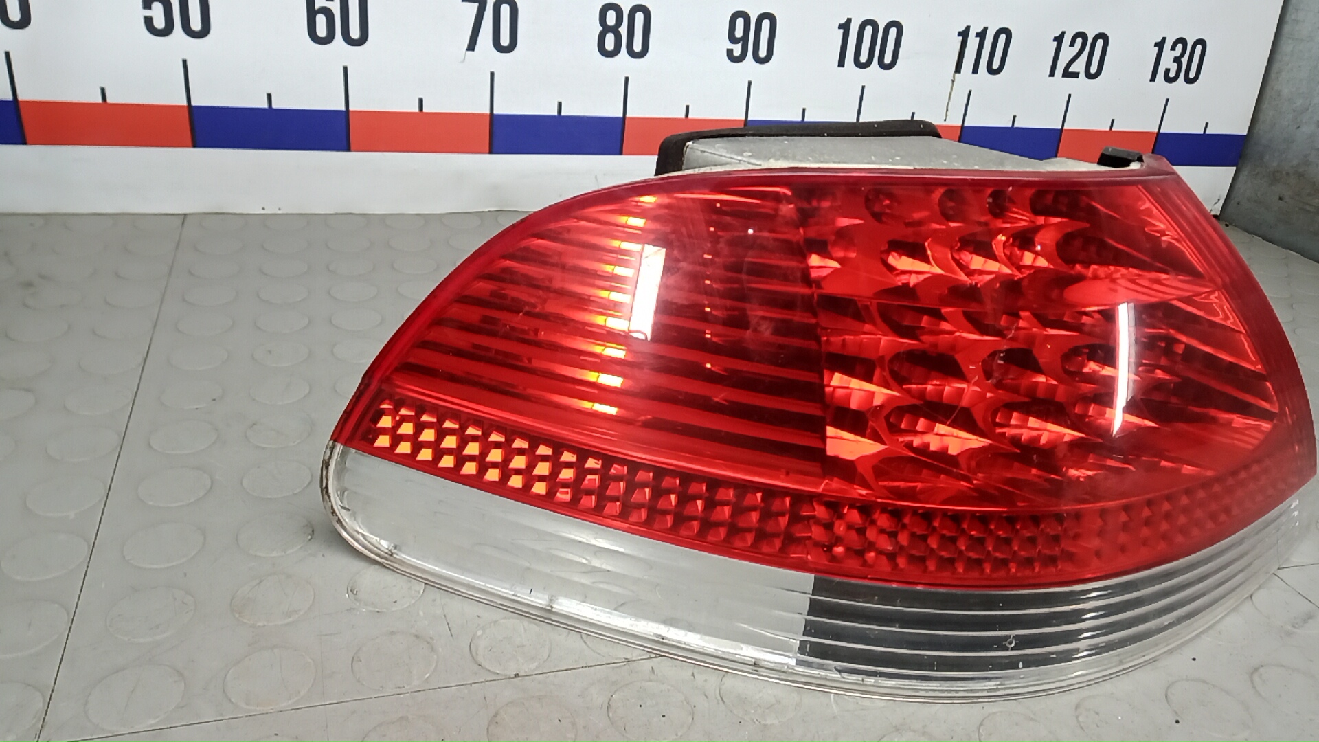 Фонарь задний левый