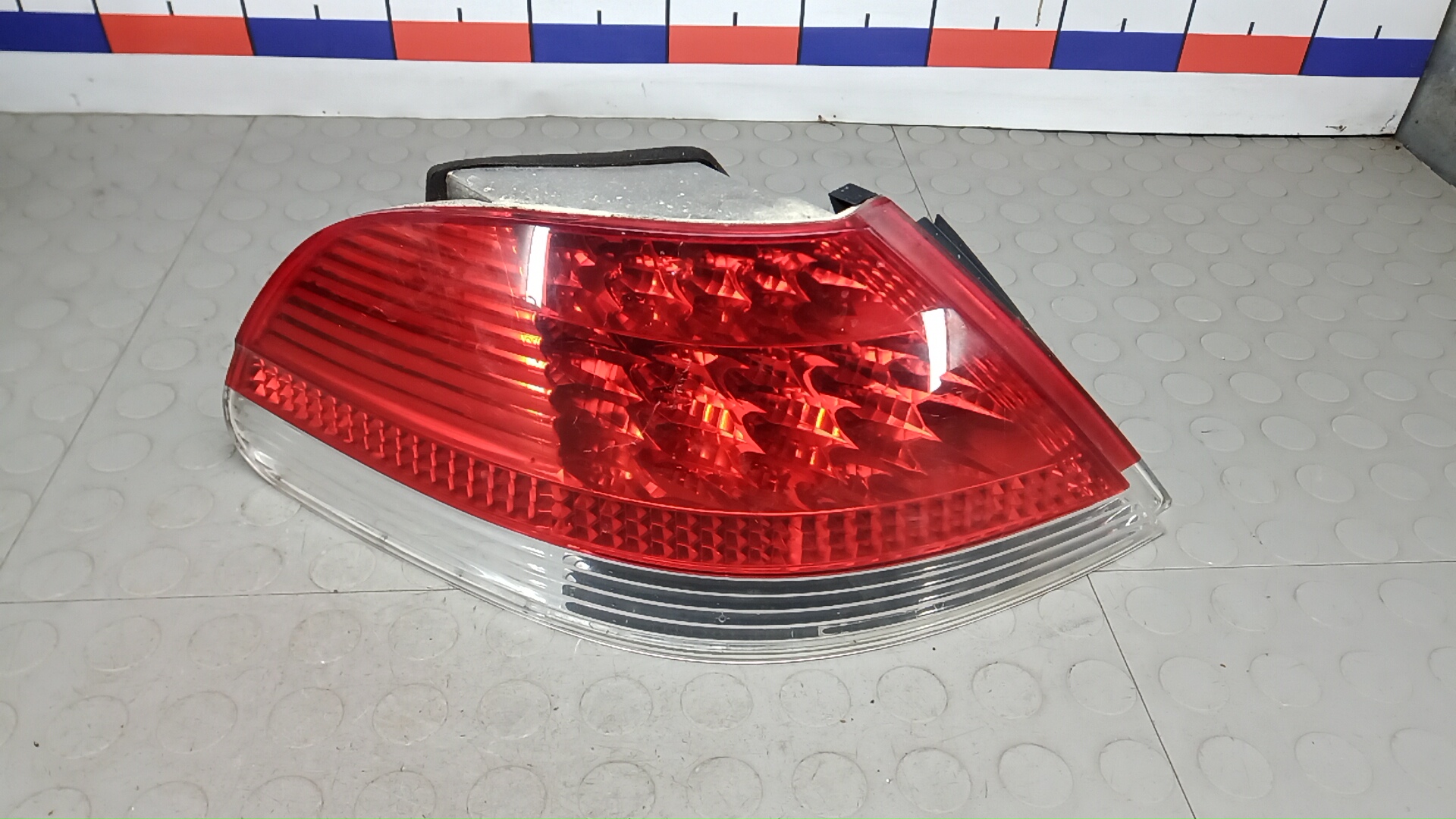 Фонарь задний левый