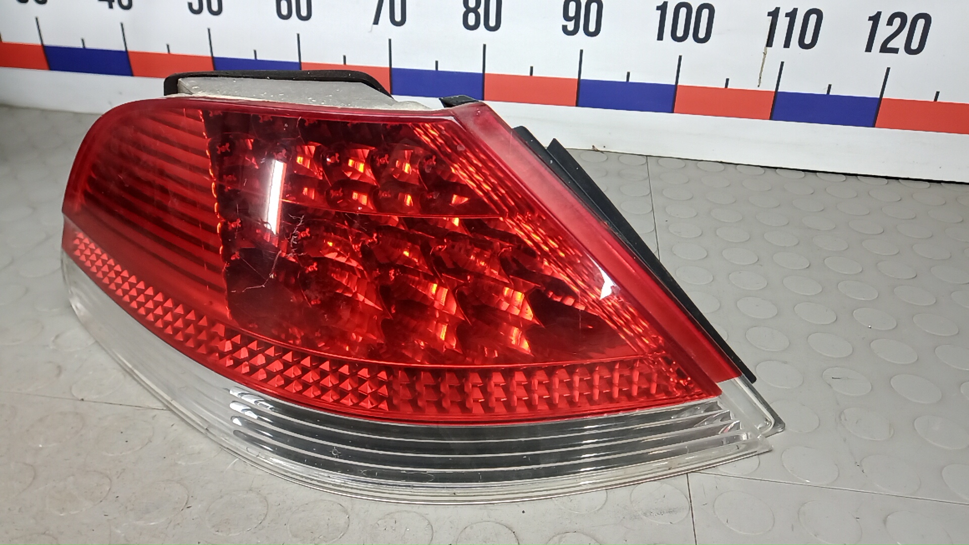 Фонарь задний левый