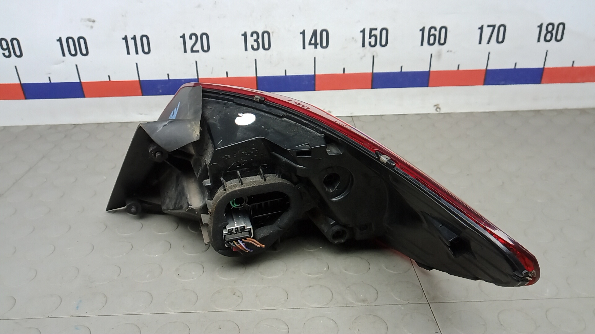 Фонарь задний левый